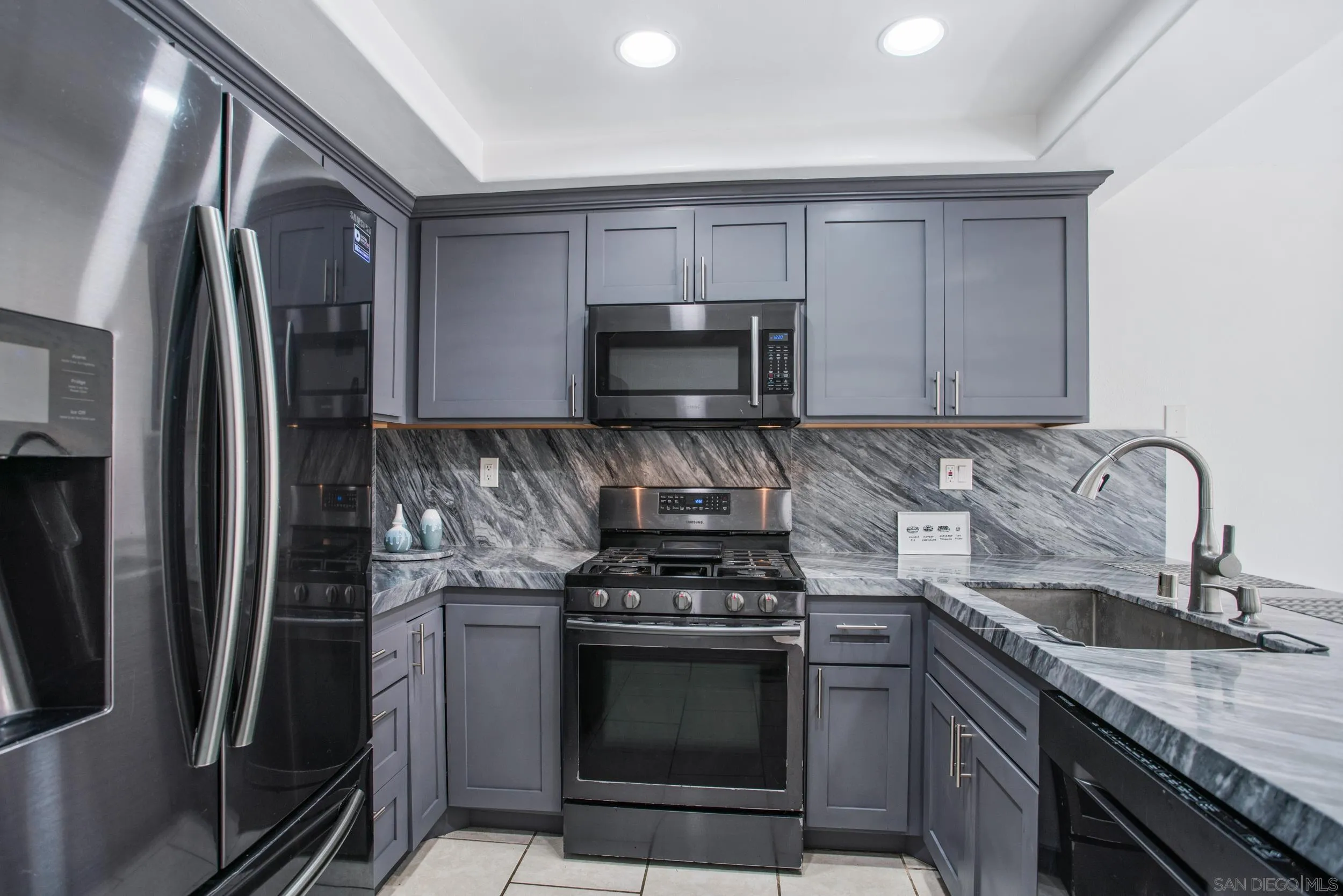https://cdn.realtyfeed.com/cdn/127/250037378/80f08806acc042d92e3412b4081adb48.webp