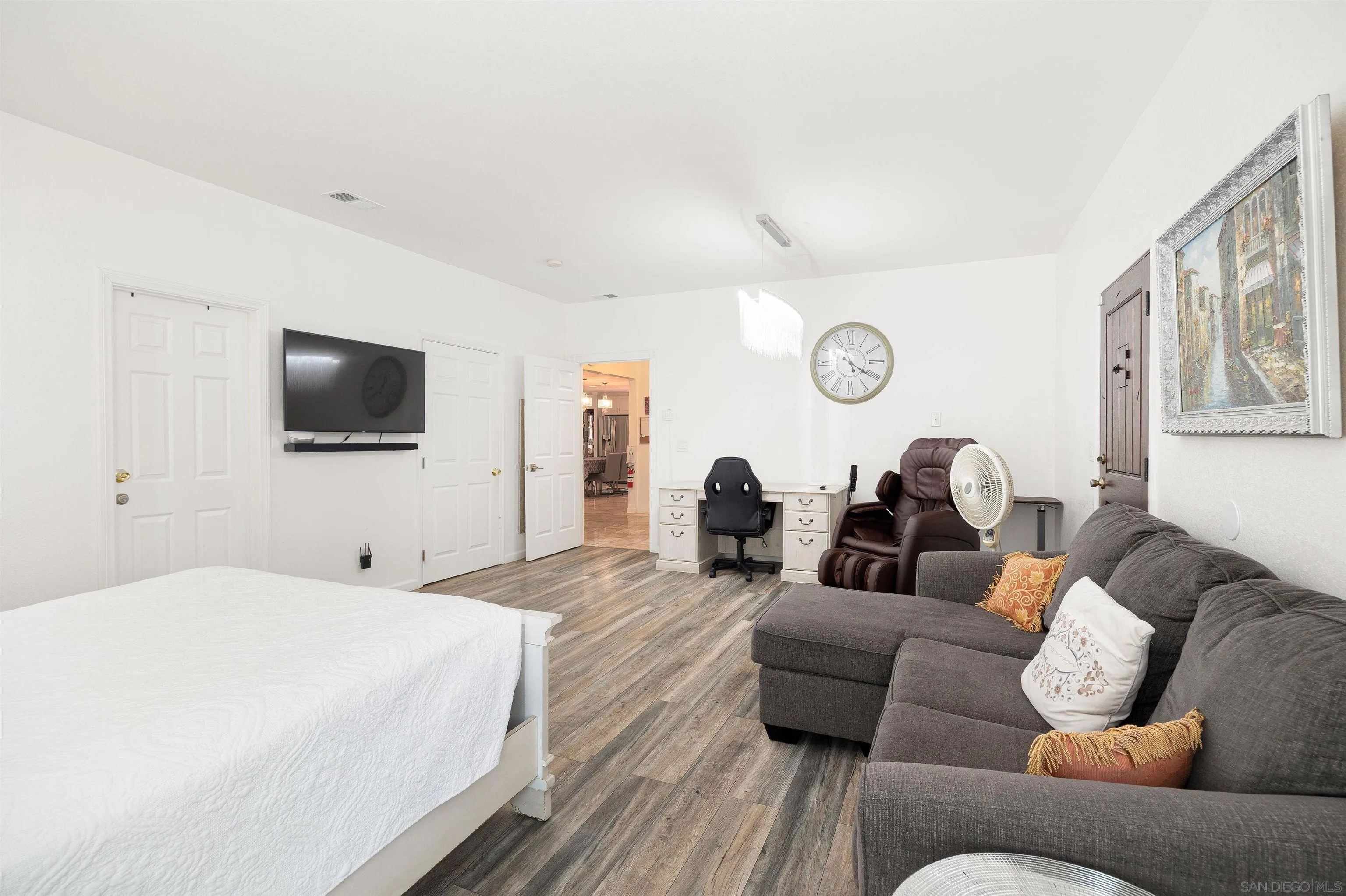 https://cdn.realtyfeed.com/cdn/127/250037380/76a9fc5c86d417f3e812da35ffa24f1e.webp