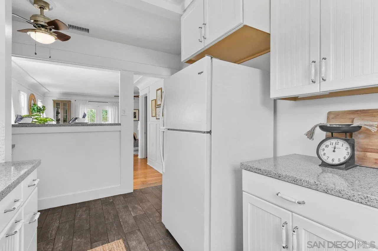 https://cdn.realtyfeed.com/cdn/127/250037381/13516ae374e76d8cbaca9bf386a1b946.webp