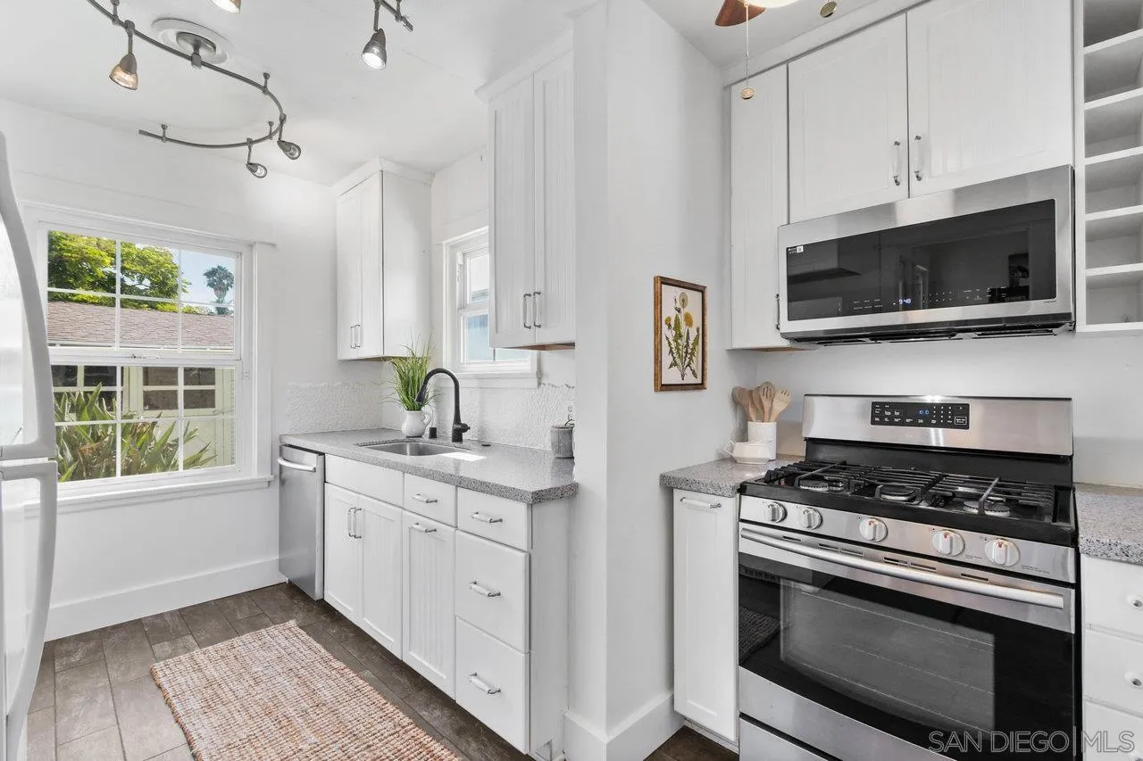 https://cdn.realtyfeed.com/cdn/127/250037381/17994a98840a9b946bd75d1f87acb43b.webp