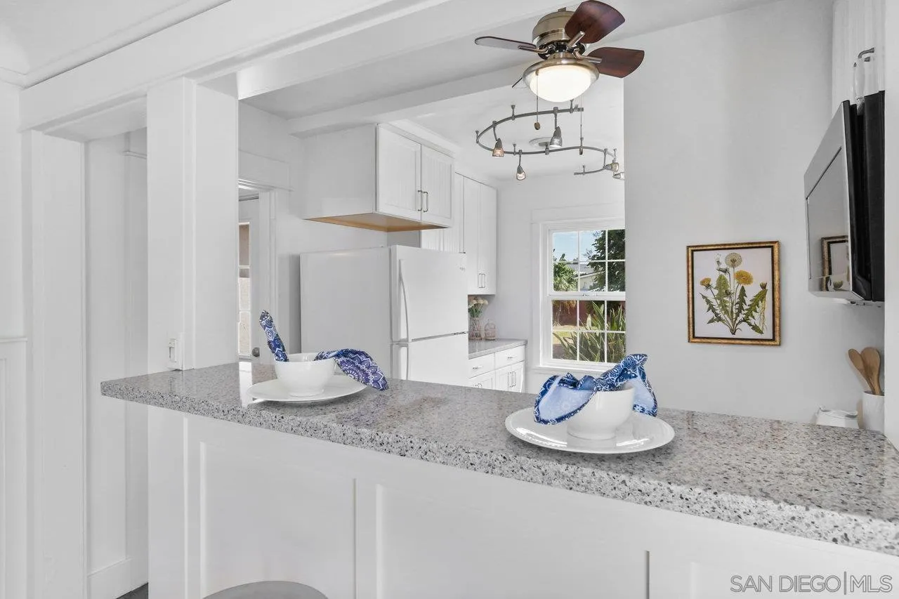 https://cdn.realtyfeed.com/cdn/127/250037381/bf7bf77ae6c04f0f46d892680f1223f0.webp