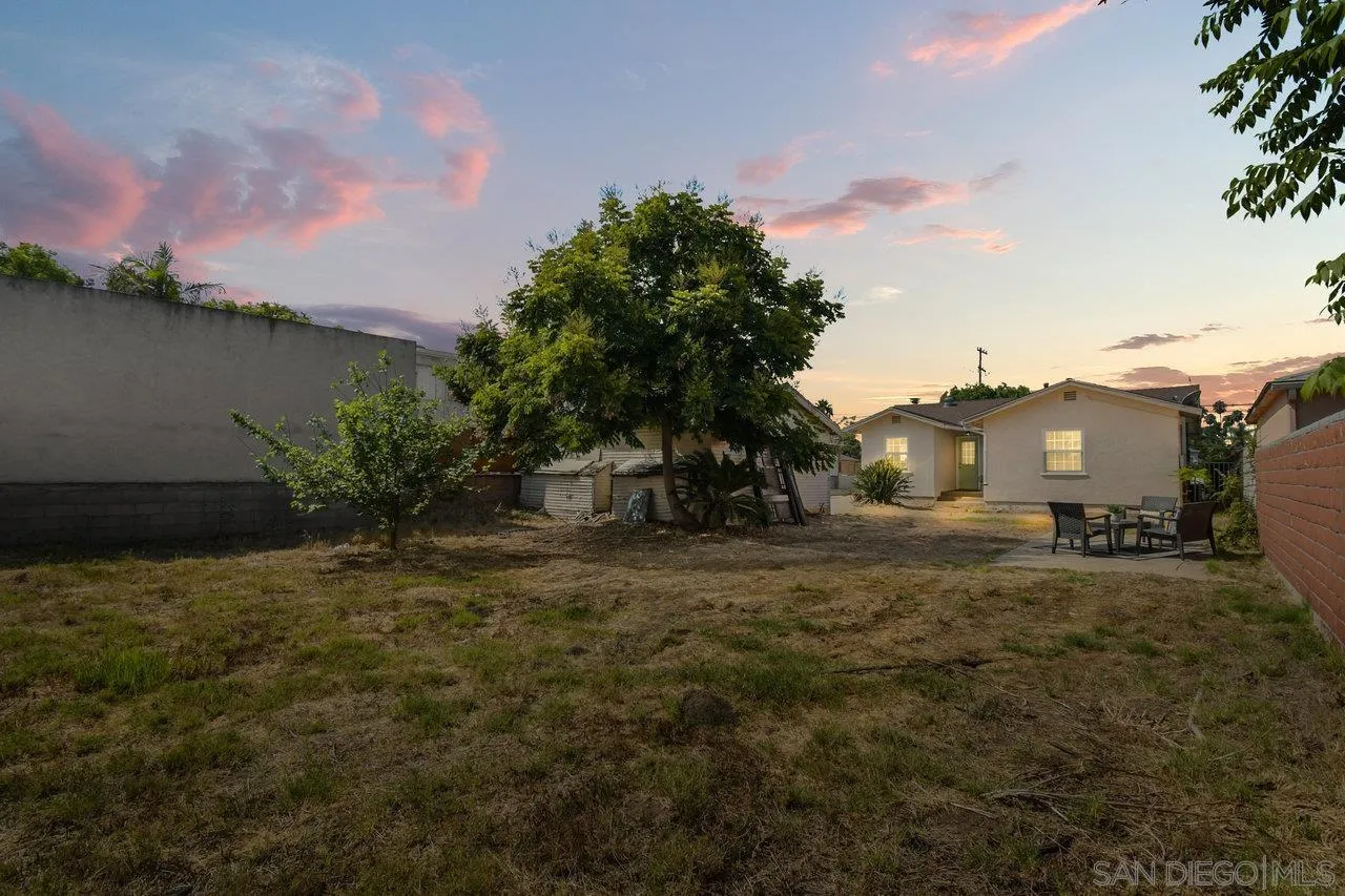 https://cdn.realtyfeed.com/cdn/127/250037381/ee3c6bba169a1e50065723d80f6415e4.webp