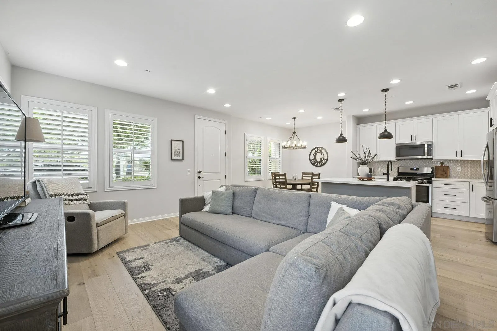 Photo #6: 250037382 Listing 