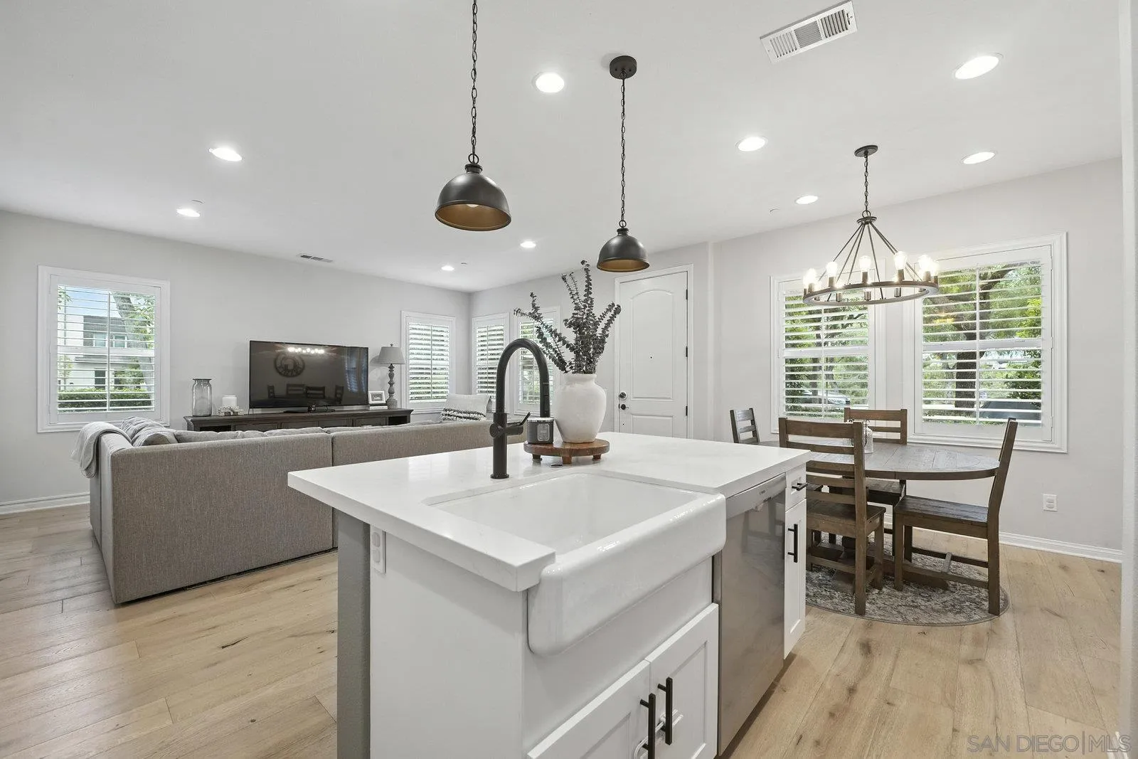 Photo #10: 250037382 Listing: Photo #10