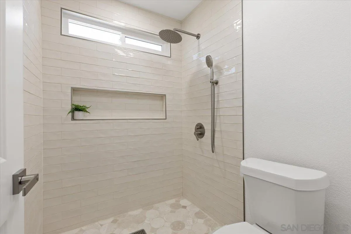 https://cdn.realtyfeed.com/cdn/127/250037383/2f0a9ff0254ee7e21a9248dbf35b80b5.webp