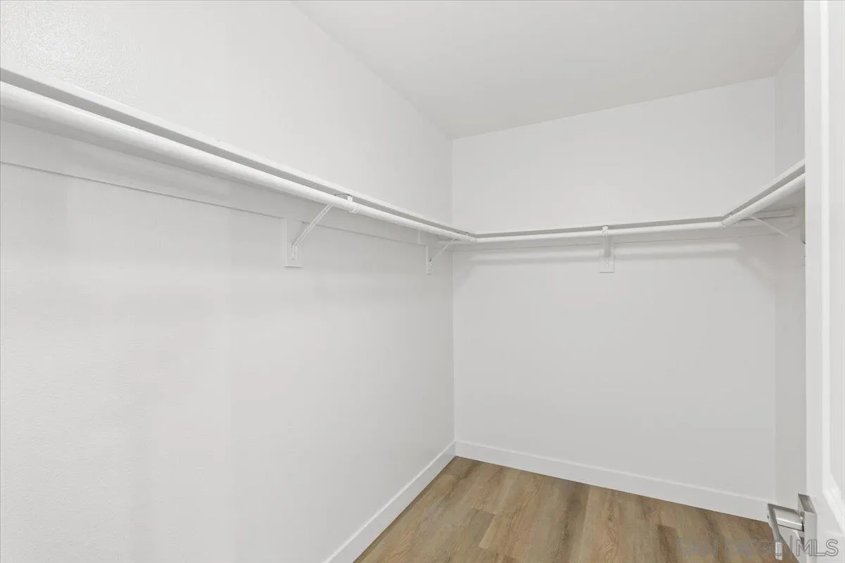 https://cdn.realtyfeed.com/cdn/127/250037383/8390b21ed8c9f4171b0942839ae64269.webp