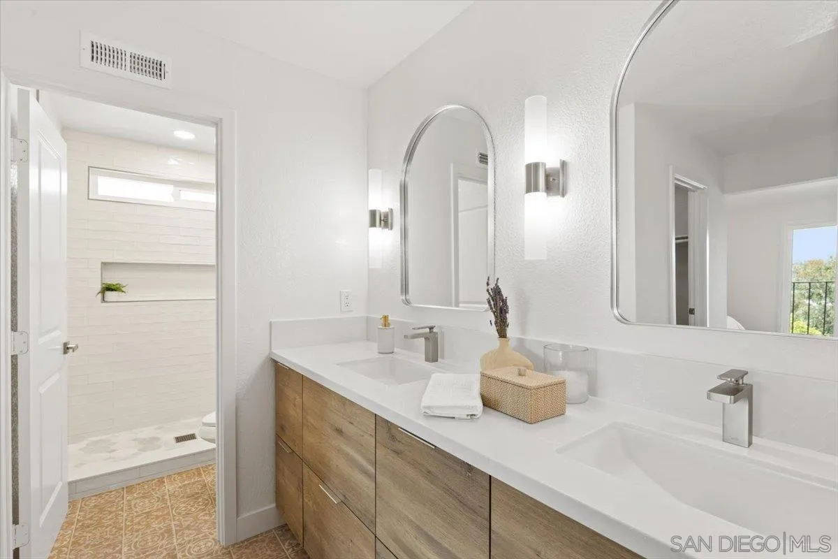 https://cdn.realtyfeed.com/cdn/127/250037383/9f67c8e1371bc30c5e617abd956a2813.webp