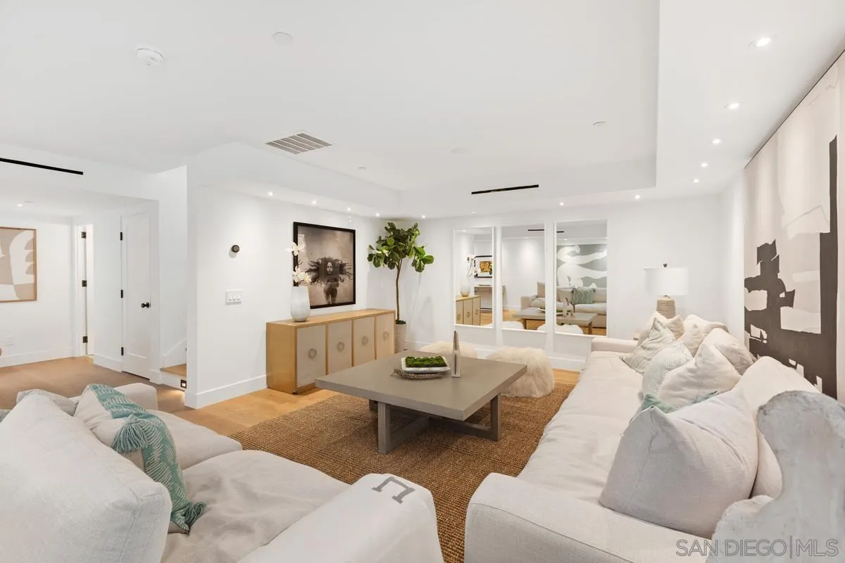 https://cdn.realtyfeed.com/cdn/127/250037384/b9f4cb0b212d62b792f4145a024ae8f0.webp