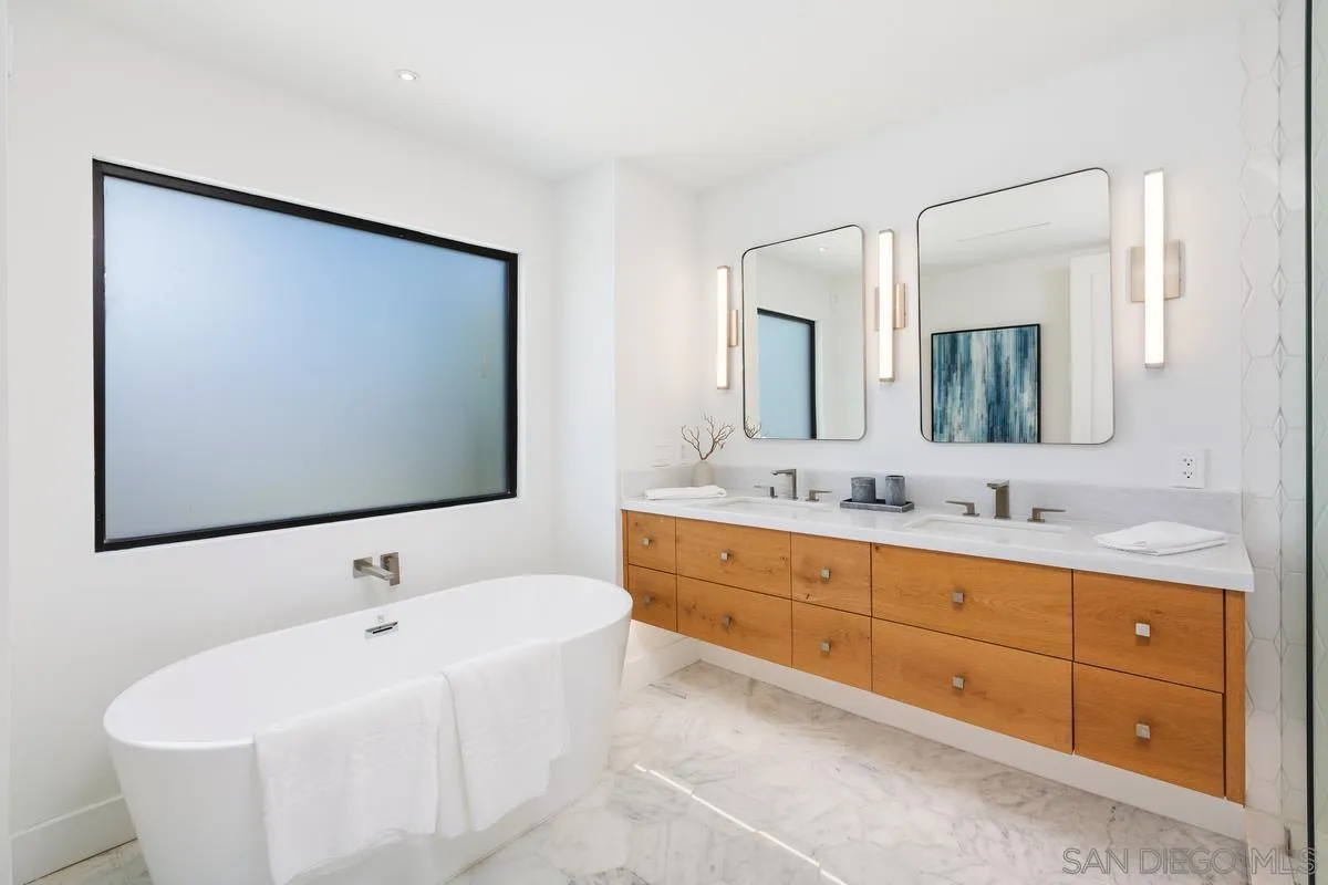 https://cdn.realtyfeed.com/cdn/127/250037384/e5bd91a39cddd3171302a5bf58f28b8a.webp