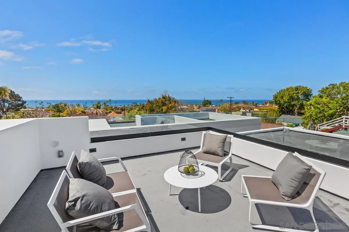 https://cdn.realtyfeed.com/cdn/127/250037384/f49c2ee8ec7ad401935f40e17a69661d.webp