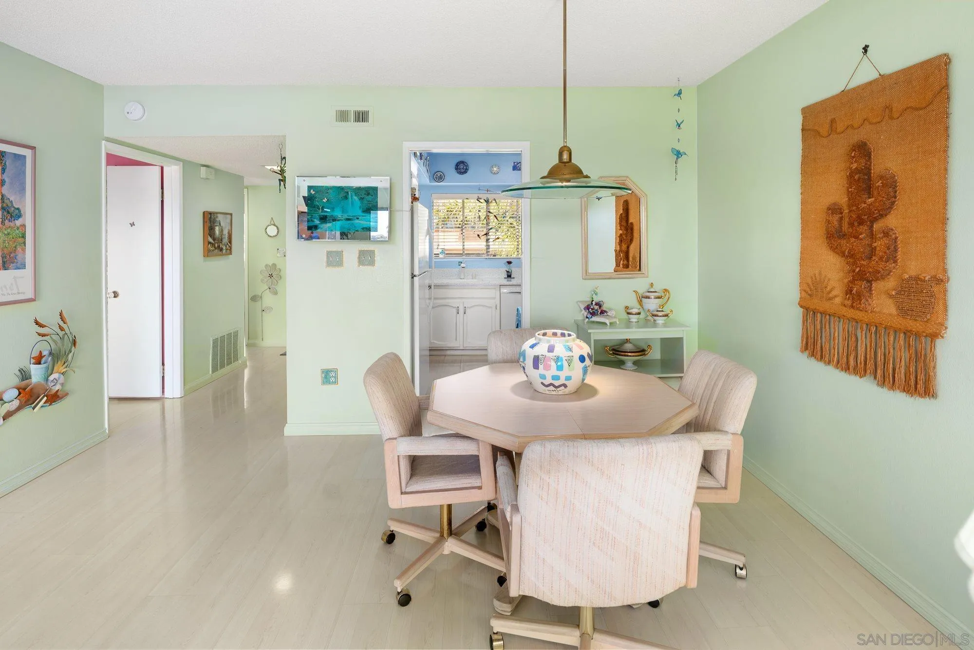 https://cdn.realtyfeed.com/cdn/127/250037387/0318a85acb10c4f47d36c345423dcf54.webp
