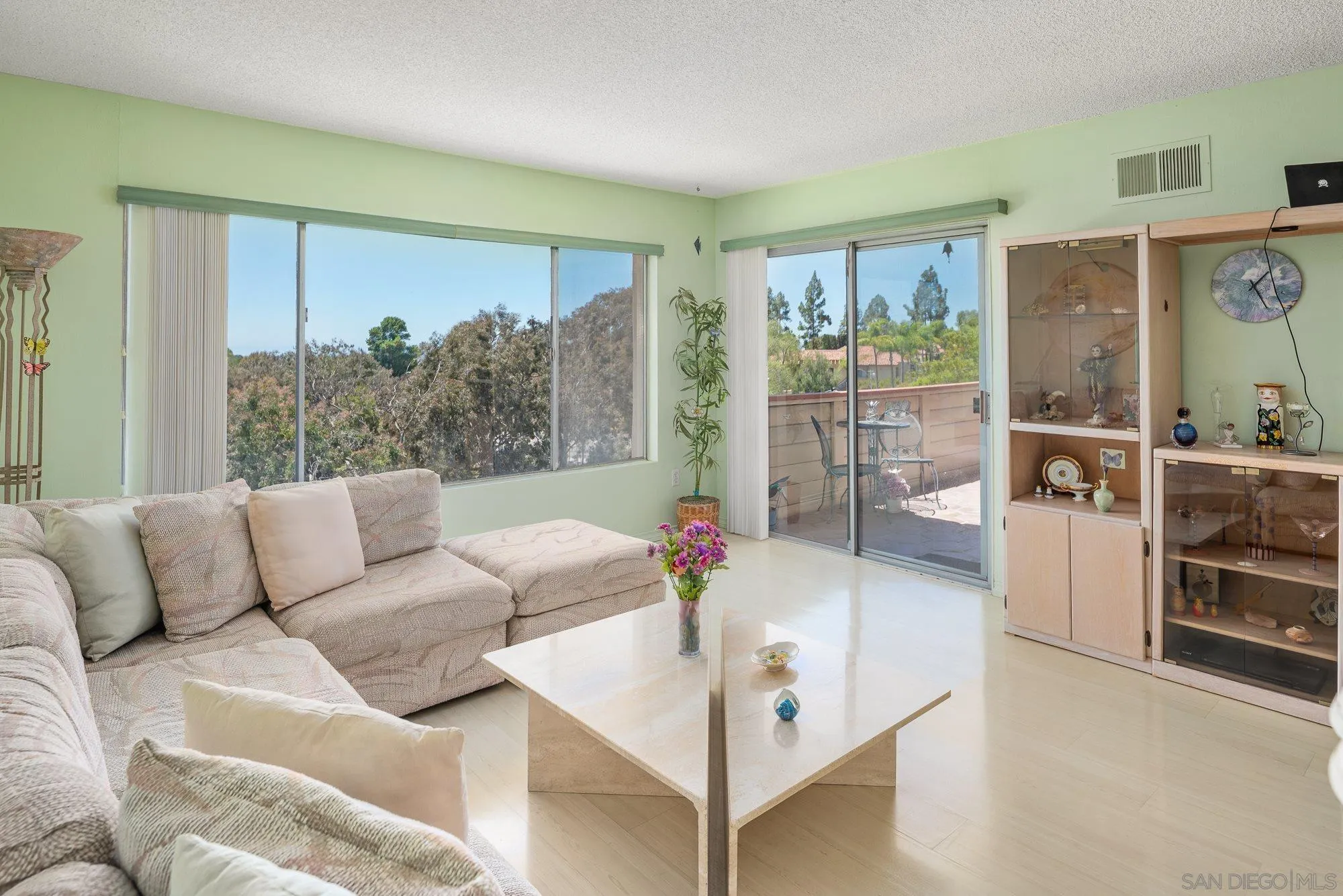 https://cdn.realtyfeed.com/cdn/127/250037387/f2f7ba95daf17f219a50ddd95b2586e5.webp