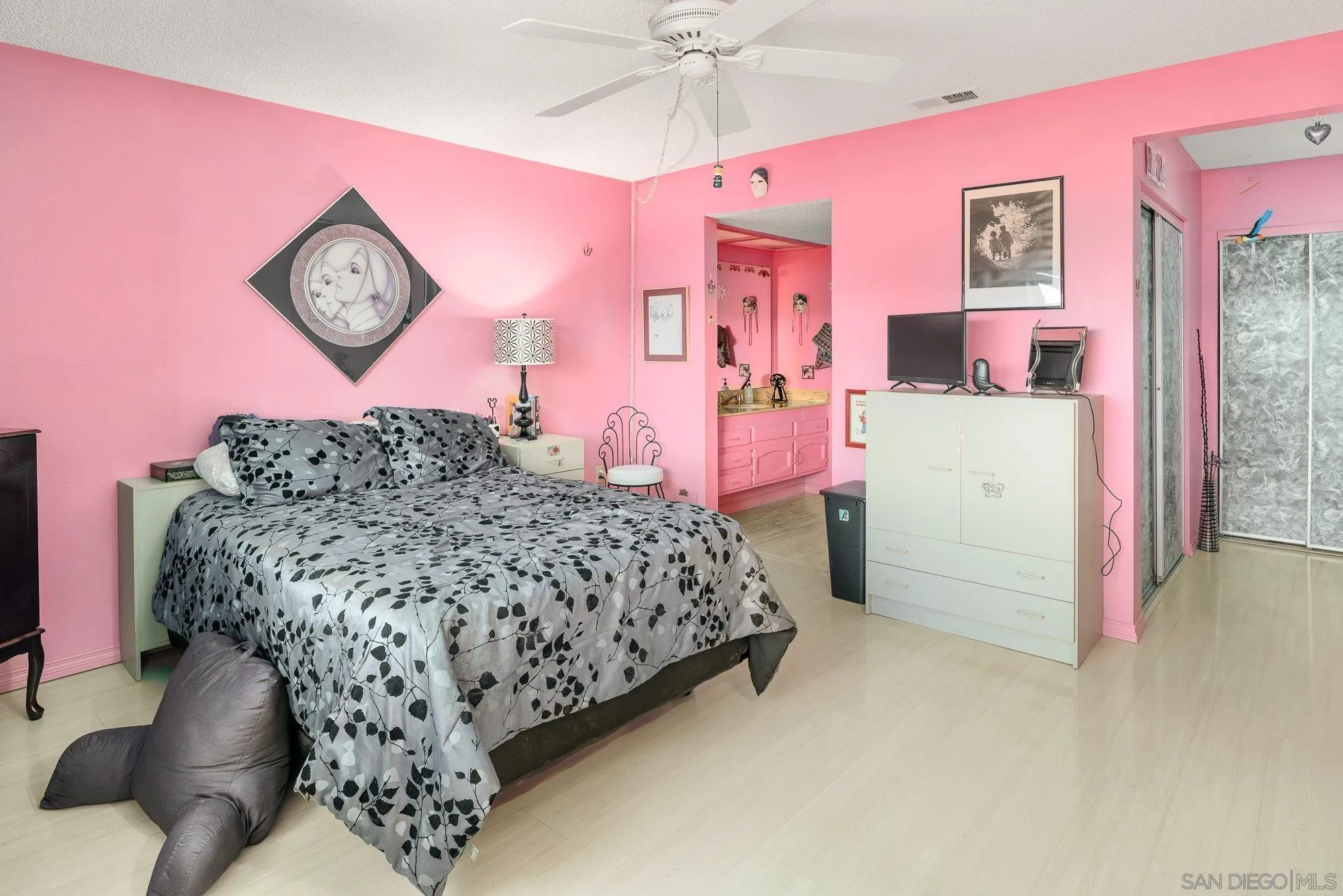 https://cdn.realtyfeed.com/cdn/127/250037387/fe06707d9a015eb741d73913e94b9c86.webp