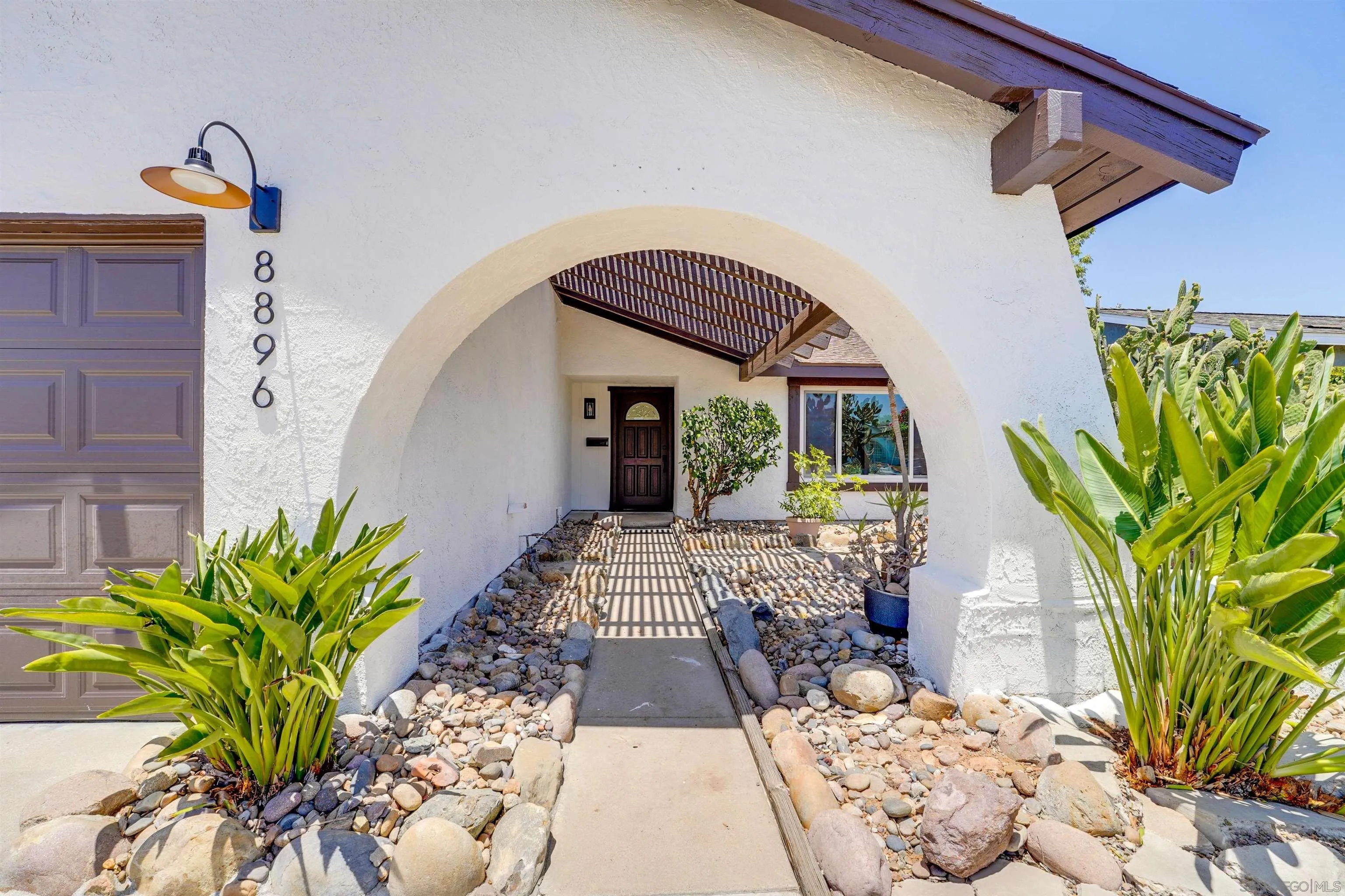 https://cdn.realtyfeed.com/cdn/127/250037390/13d604f41baf739367a3501a3cba58e7.webp