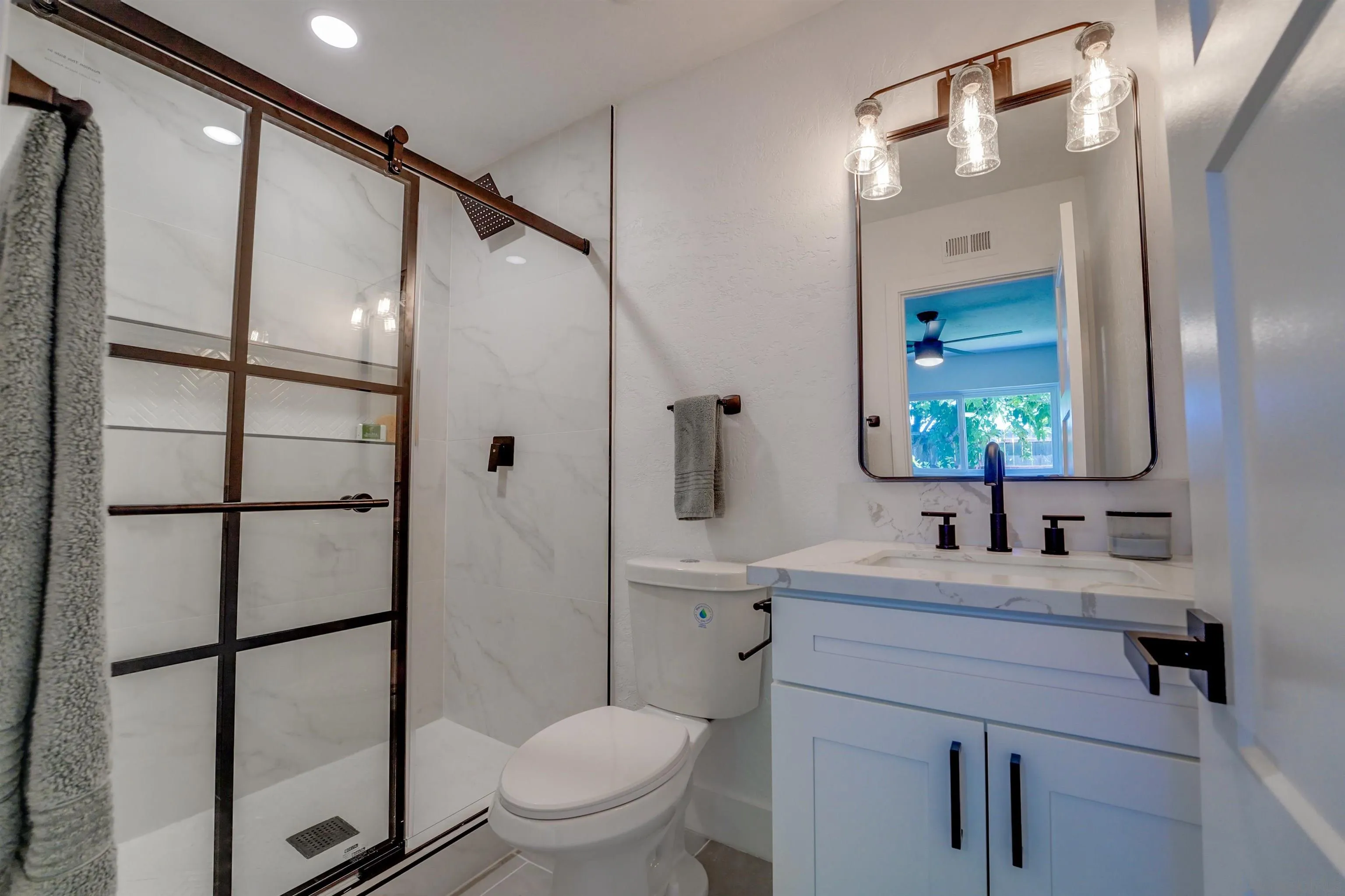 https://cdn.realtyfeed.com/cdn/127/250037390/8e7317d4ea9c78908bbb3ce528171c6e.webp