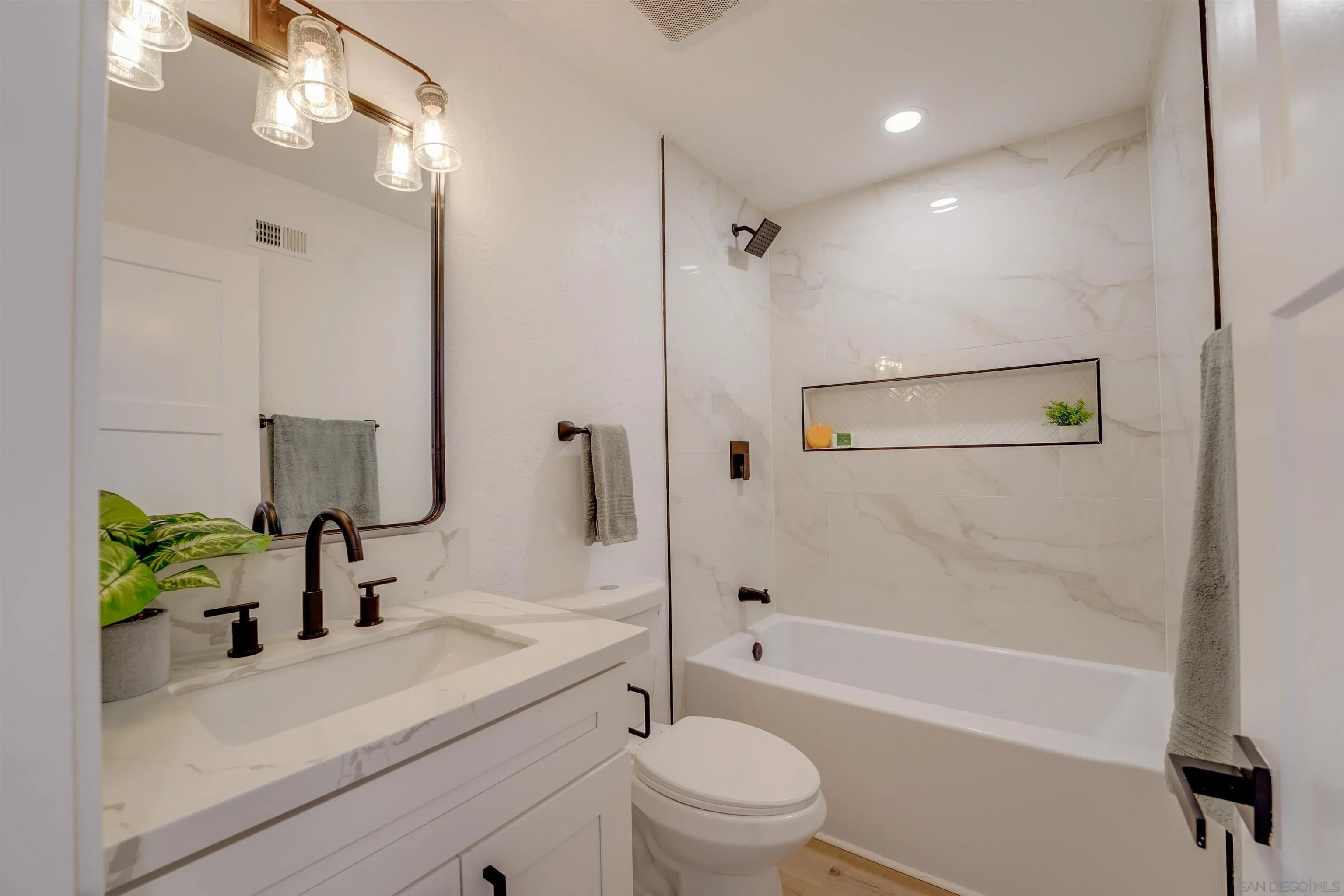 https://cdn.realtyfeed.com/cdn/127/250037390/e2b86e97cd7d81f6f8260a53abe1295e.webp