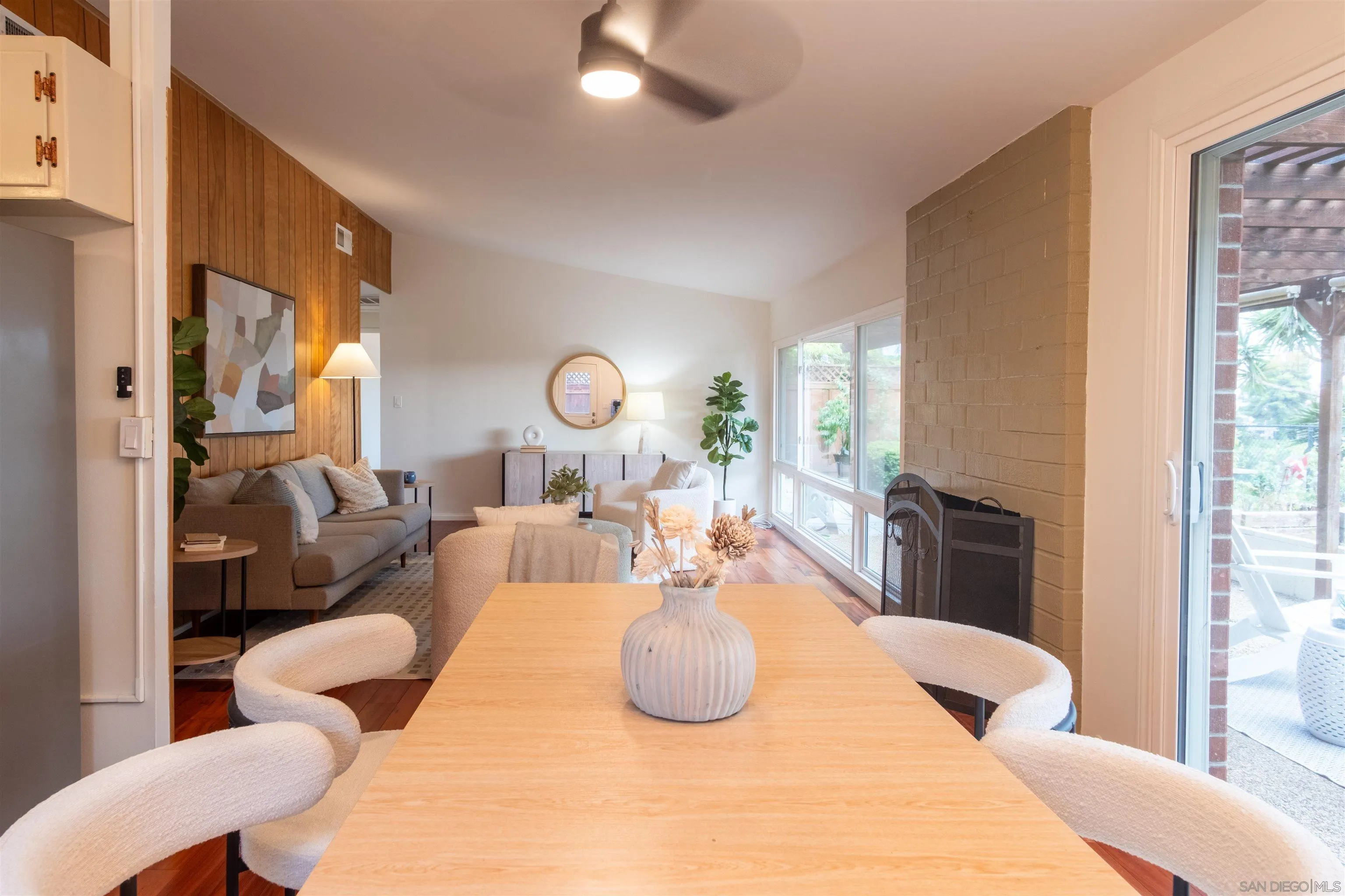 https://cdn.realtyfeed.com/cdn/127/250037392/2afbc83c268d20e86e229ec2a5fd1d40.webp