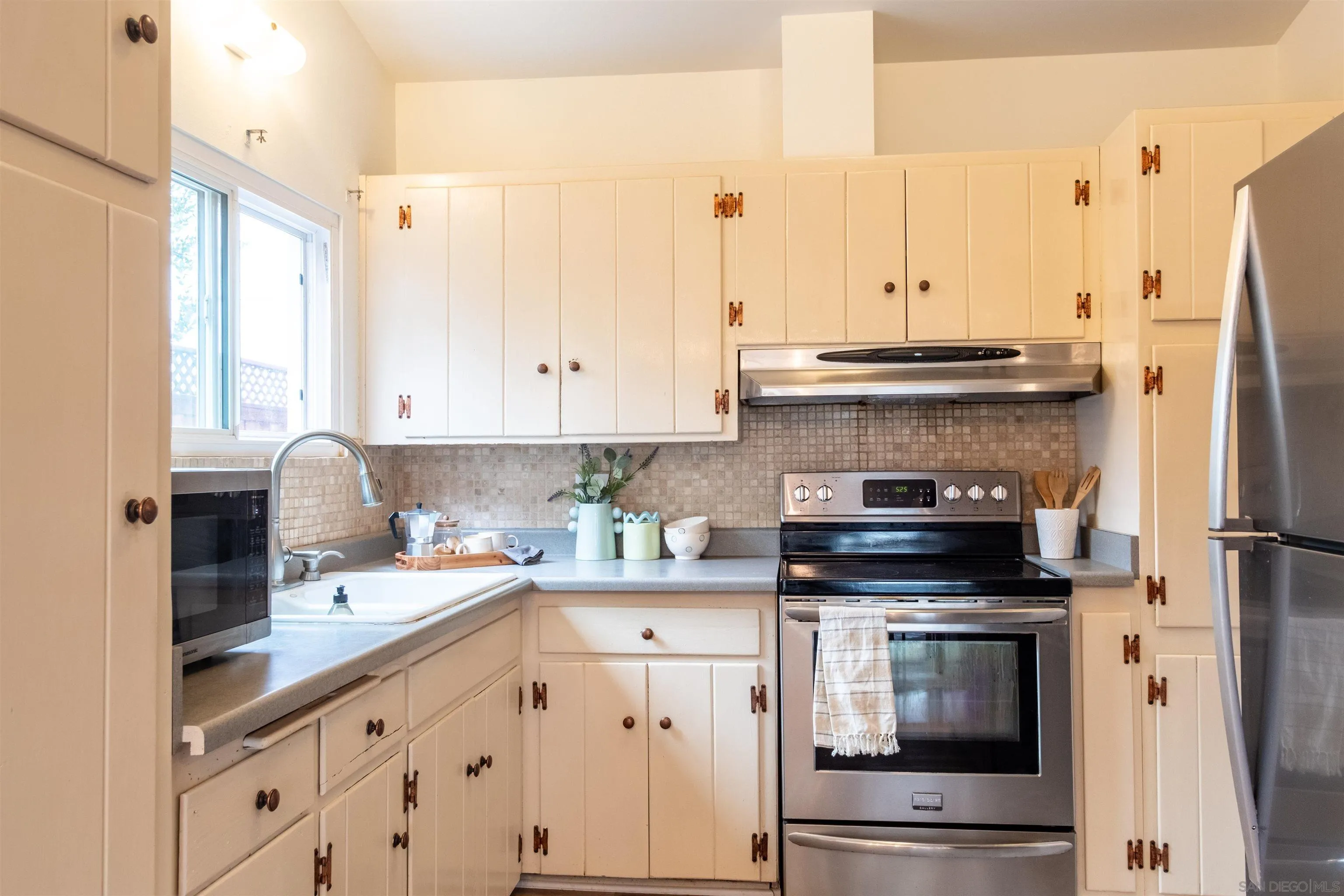 https://cdn.realtyfeed.com/cdn/127/250037392/36fd1b4e3ccef150aa1bd360488b5af2.webp