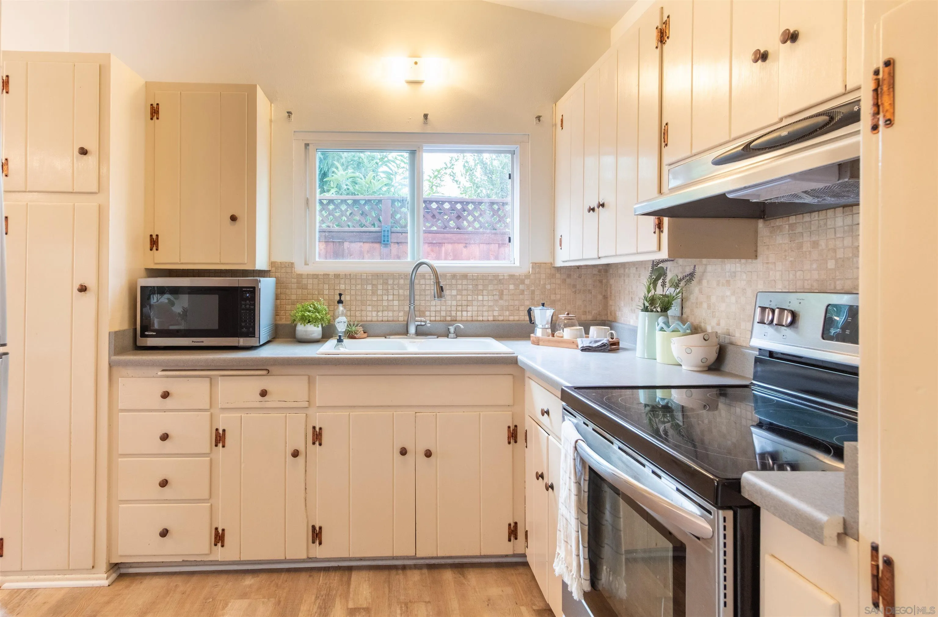 https://cdn.realtyfeed.com/cdn/127/250037392/9c9676cdf3ff46bacd2f00b66f55f9de.webp