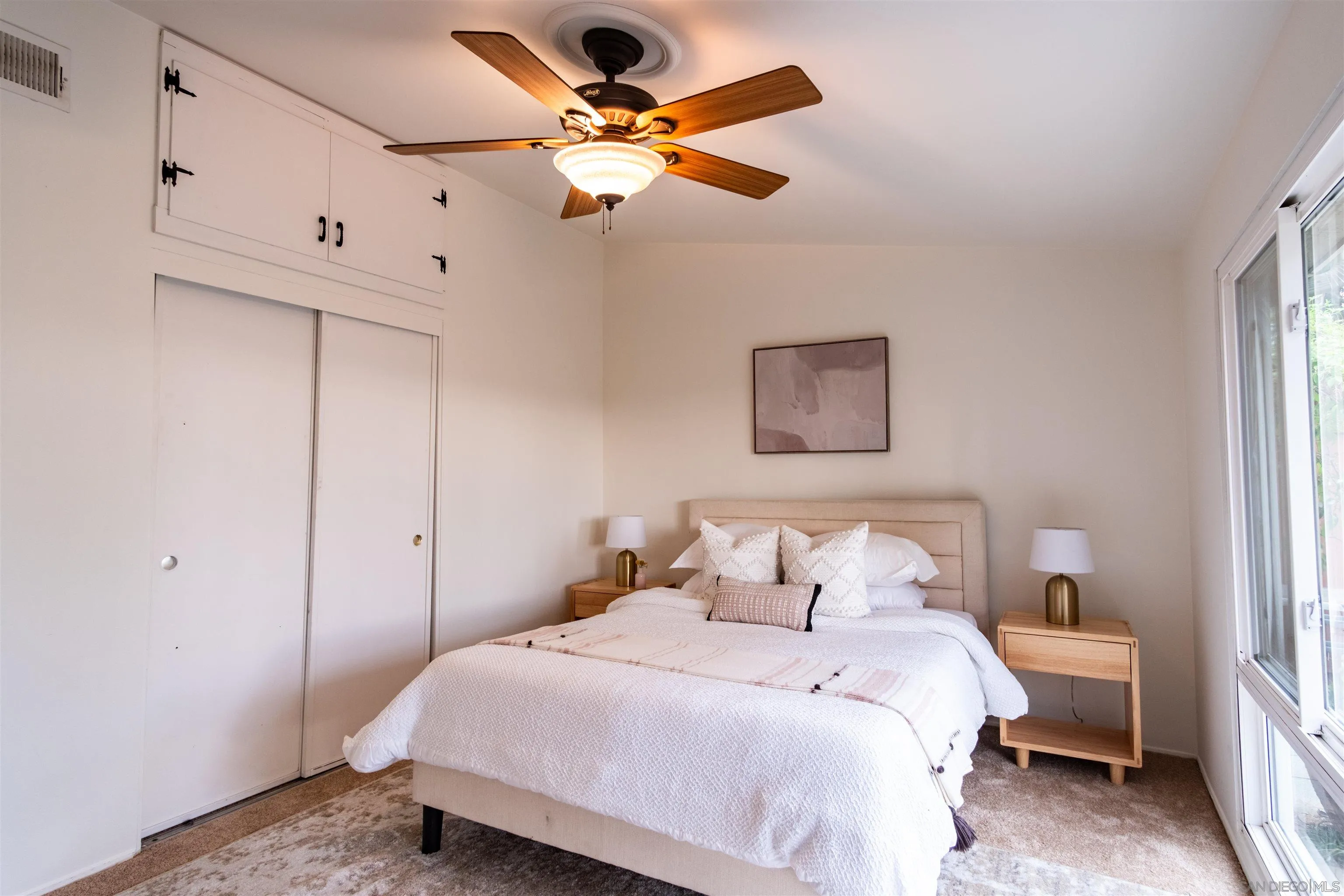 https://cdn.realtyfeed.com/cdn/127/250037392/a9c3e8af2f6fe383e338b4be68fb6e6d.webp