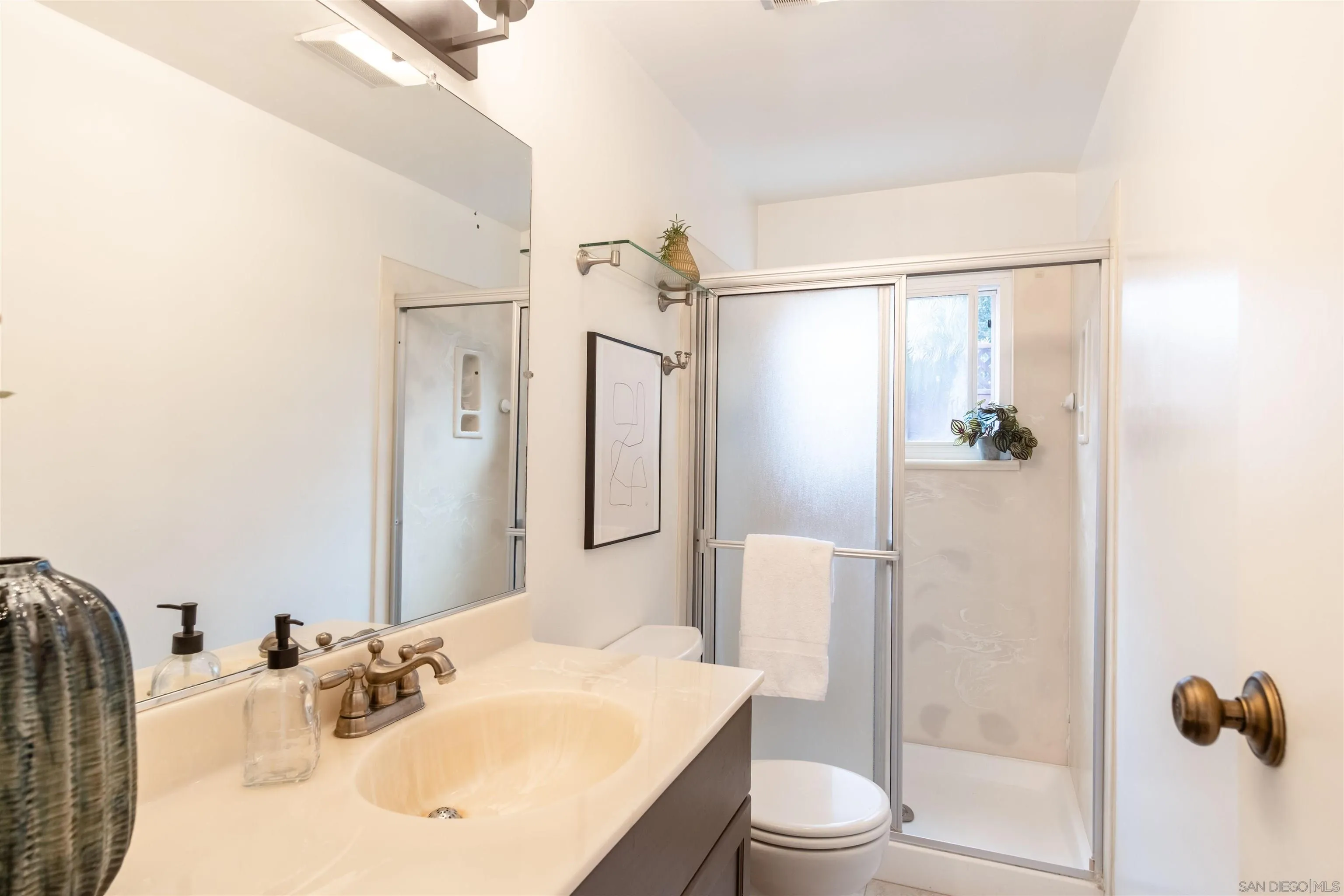 https://cdn.realtyfeed.com/cdn/127/250037392/e496778ae7b1e71b16dba4549969b1be.webp