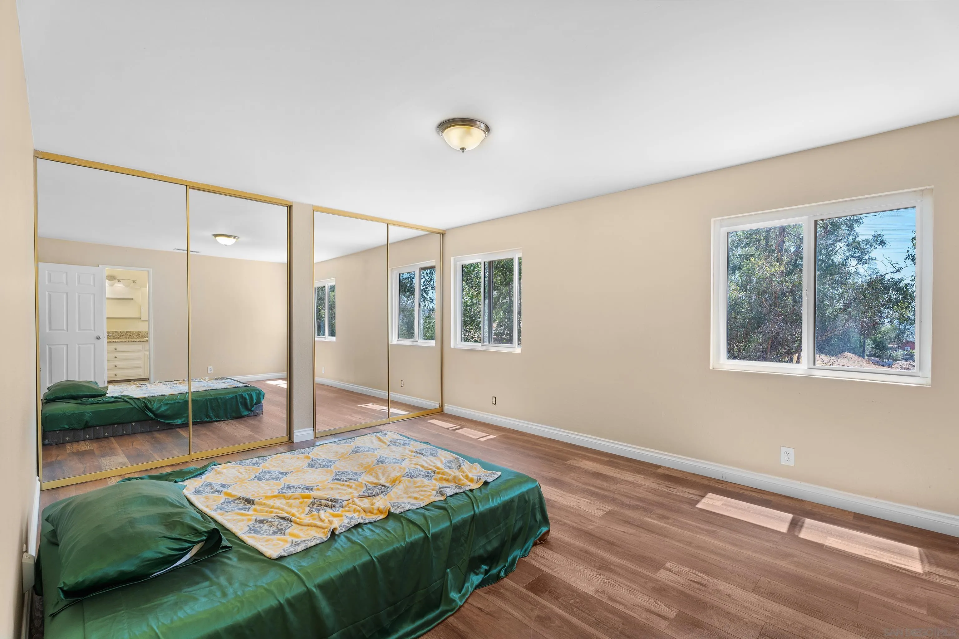 https://cdn.realtyfeed.com/cdn/127/250037393/17aa51ab39c16594c703eca6fd3a8ba5.webp