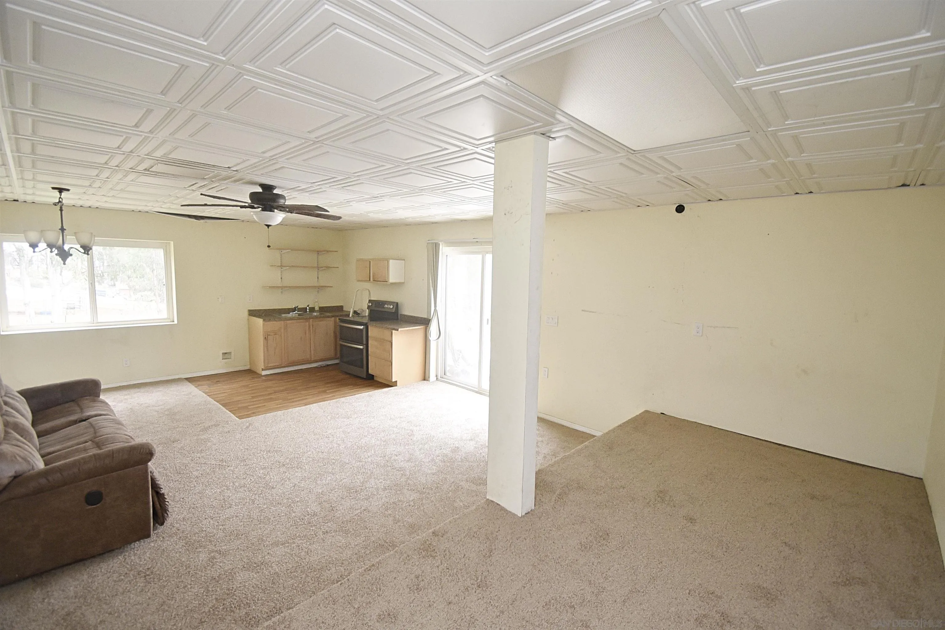 https://cdn.realtyfeed.com/cdn/127/250037393/5854464dfb163582ba029ccb62119b62.webp