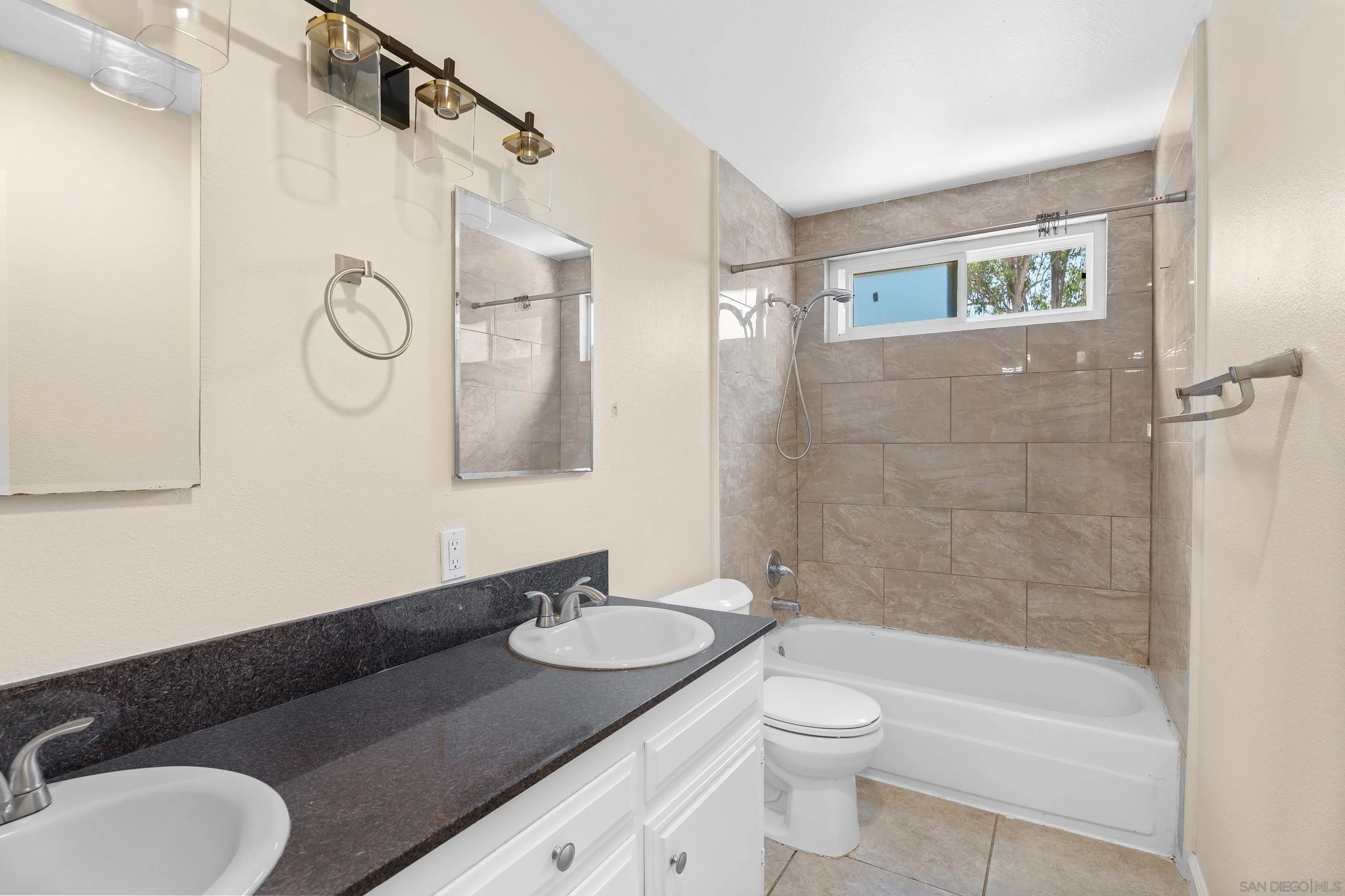 https://cdn.realtyfeed.com/cdn/127/250037393/6367cfd999ae1b87f2e0ce7f72c67d42.webp