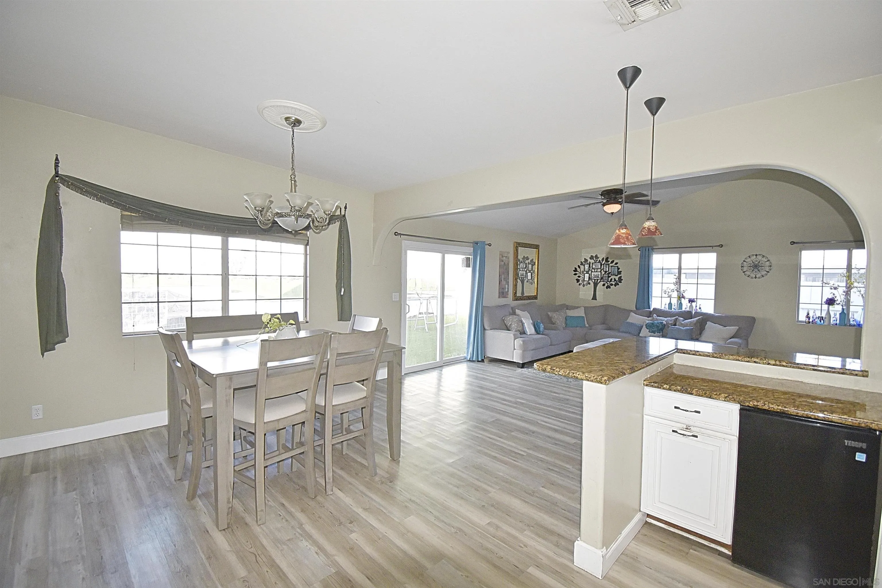 https://cdn.realtyfeed.com/cdn/127/250037395/097f14ab01732d49dd80711b9f325c3e.webp