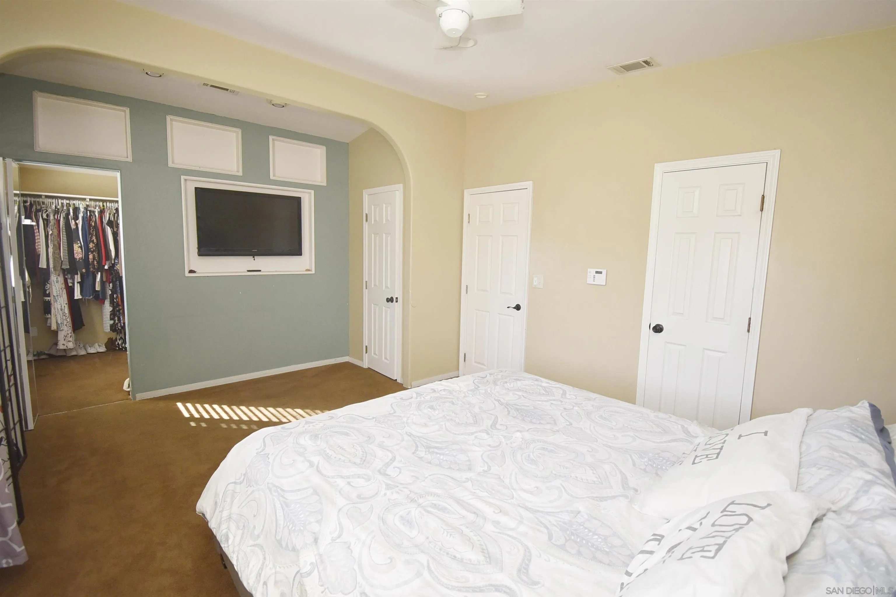 https://cdn.realtyfeed.com/cdn/127/250037395/0bb36586f011056252efc5ab3546dc0c.webp