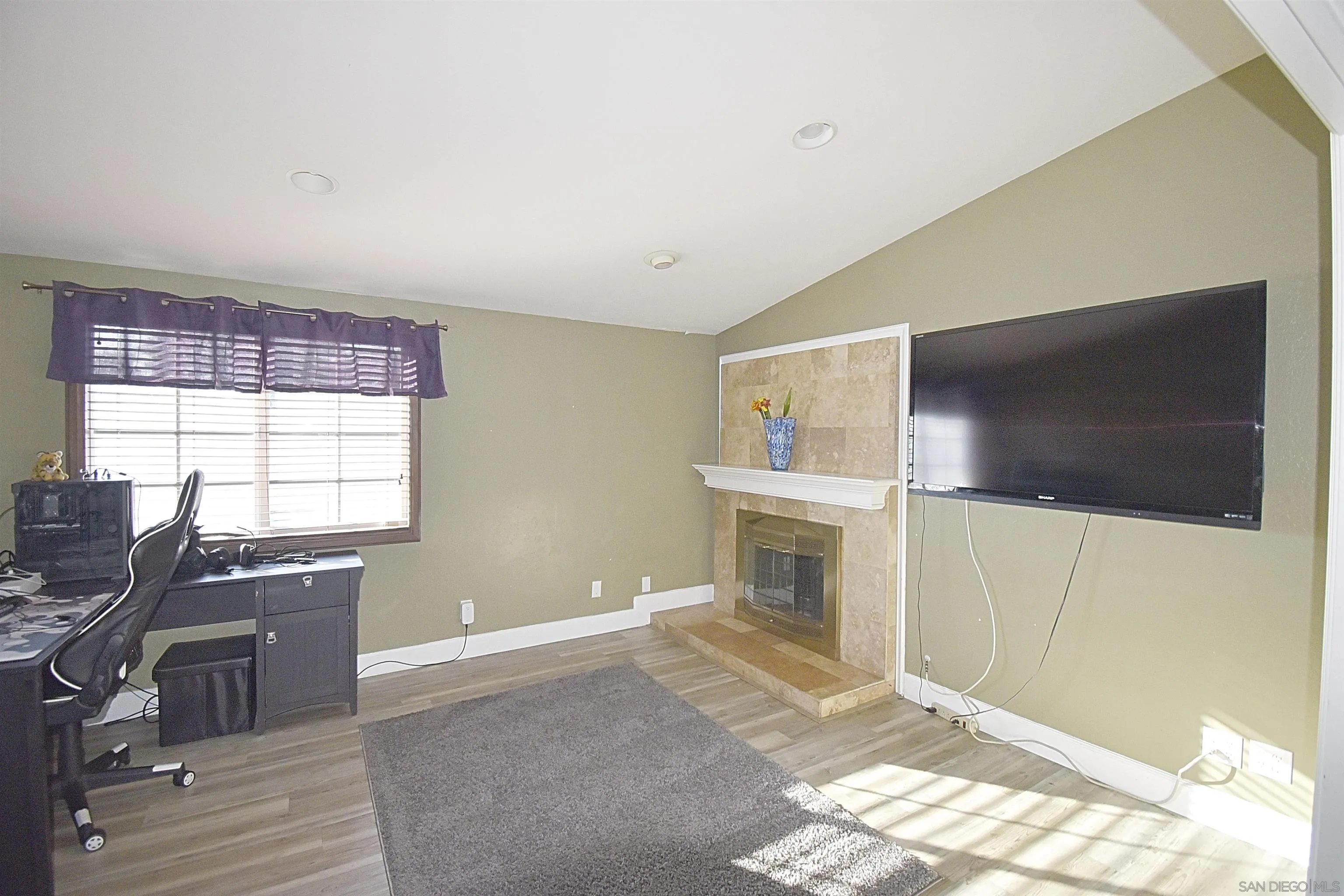 https://cdn.realtyfeed.com/cdn/127/250037395/4302604c92f3b837406af1d924154669.webp