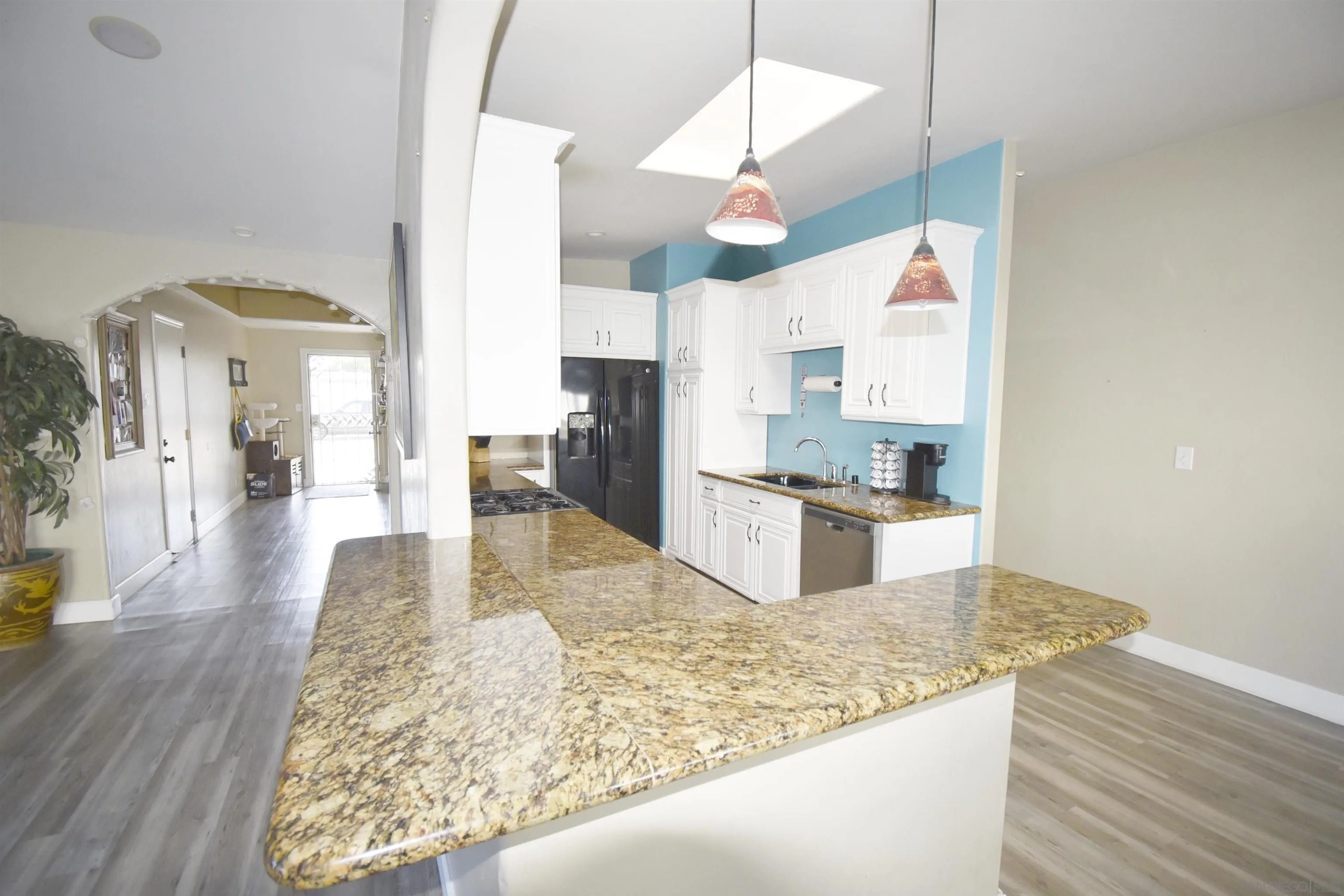 https://cdn.realtyfeed.com/cdn/127/250037395/689788a4e85421aee5c73f6960dc7fe1.webp