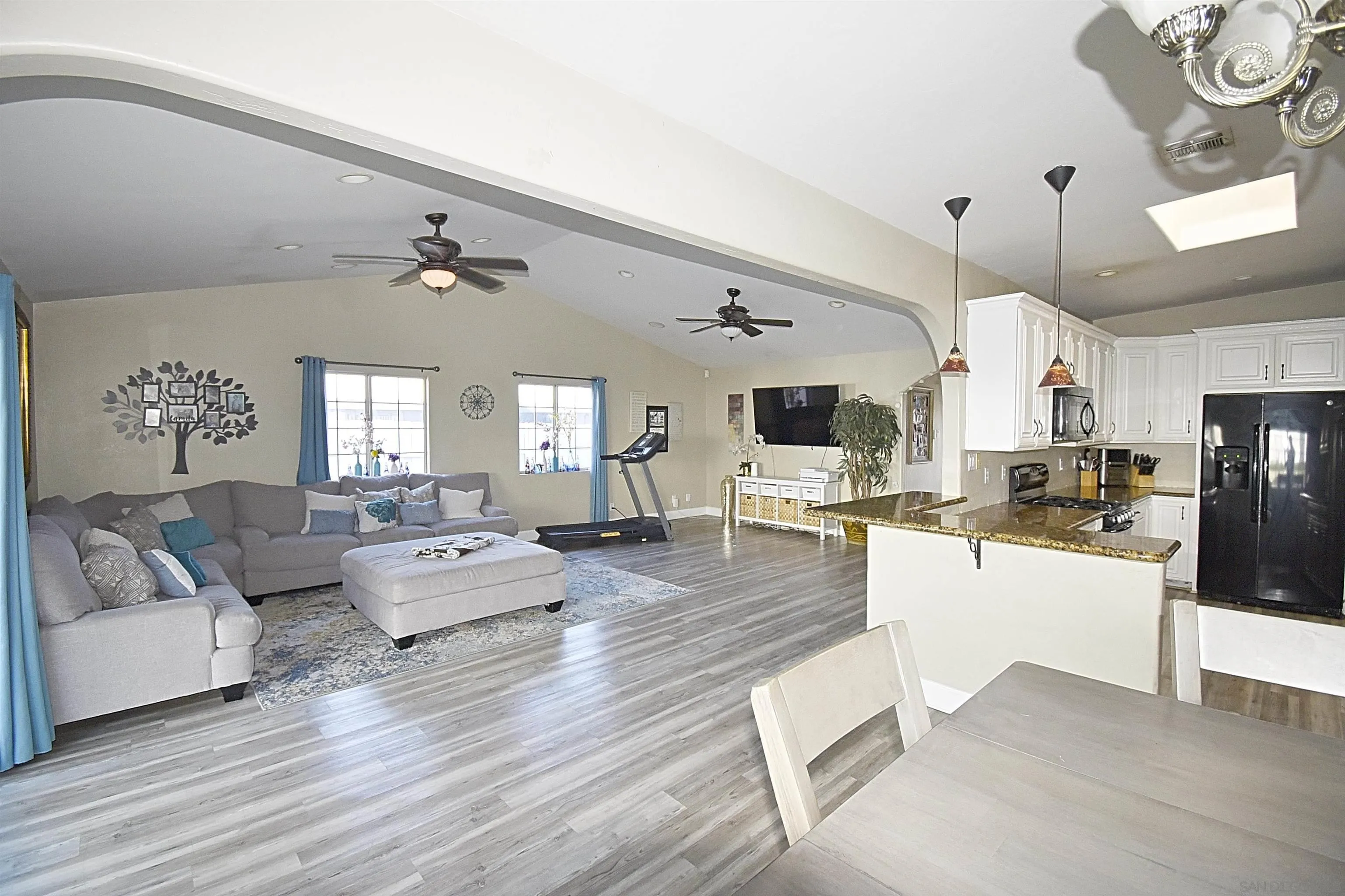 https://cdn.realtyfeed.com/cdn/127/250037395/a2ad3816569b8cf5325903f34cfb3af7.webp