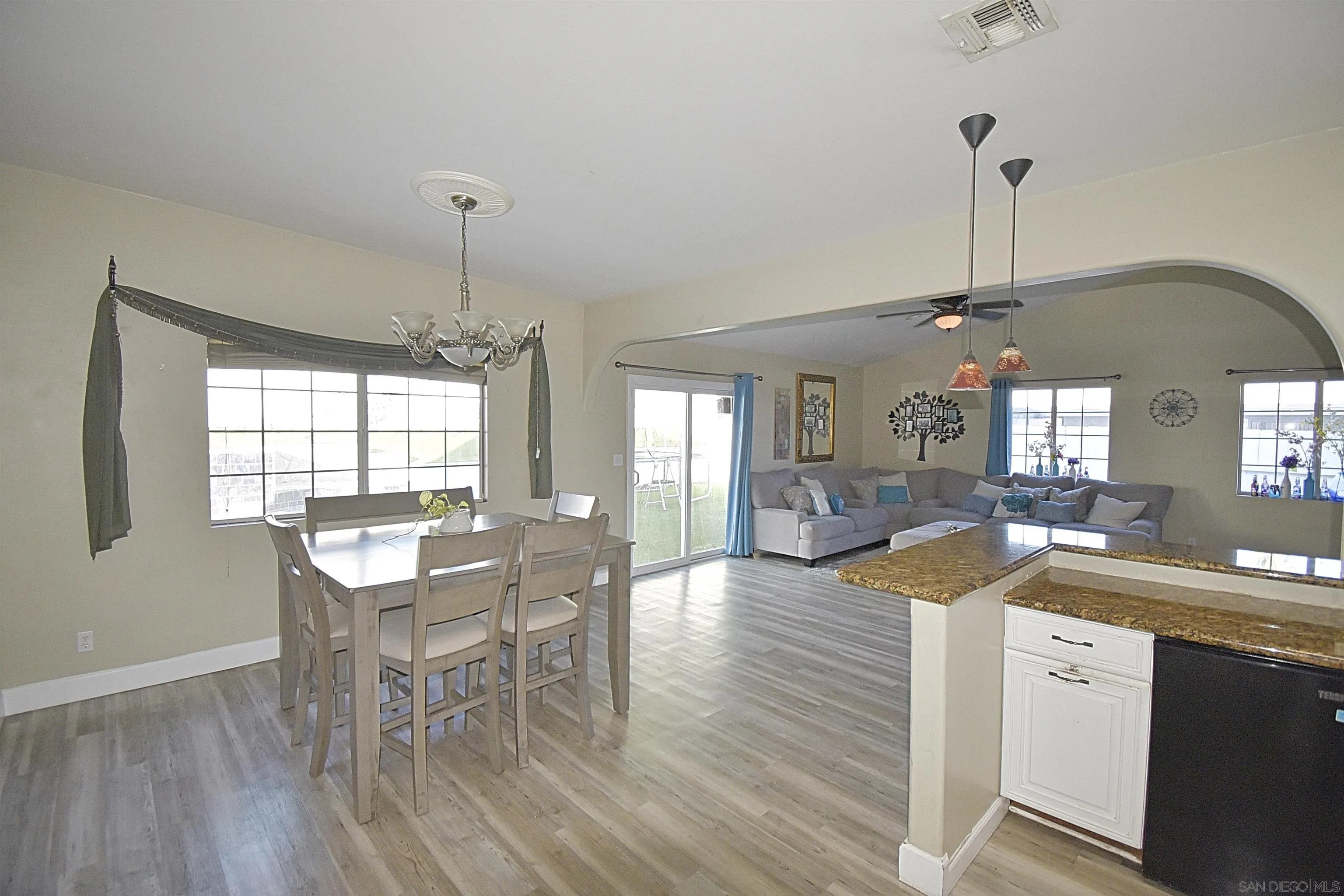 https://cdn.realtyfeed.com/cdn/127/250037395/bf4028fbcdf54b98a3a975e0cf9e9452.webp