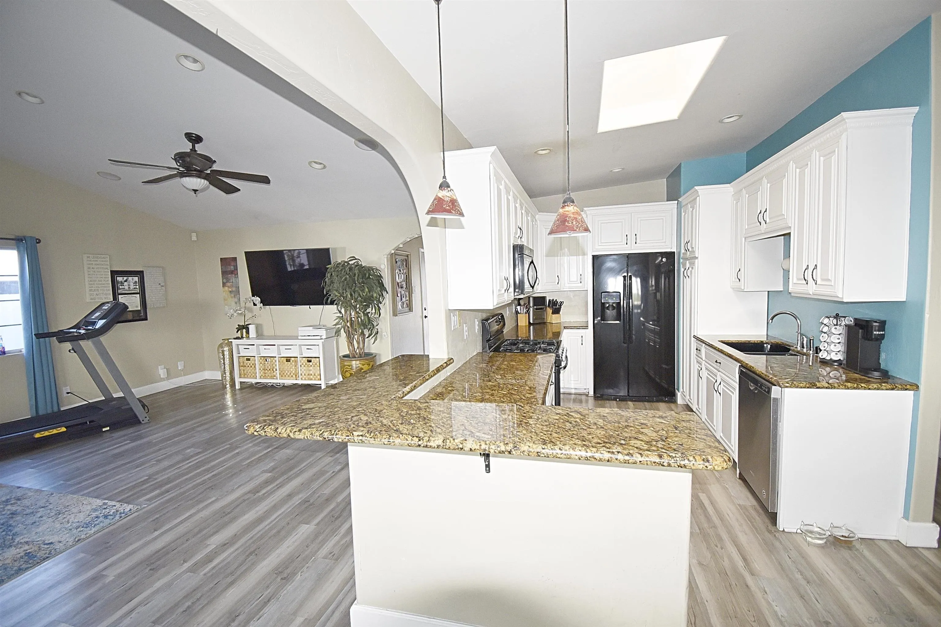 https://cdn.realtyfeed.com/cdn/127/250037395/d418b27479590872ce8d6271175c4444.webp