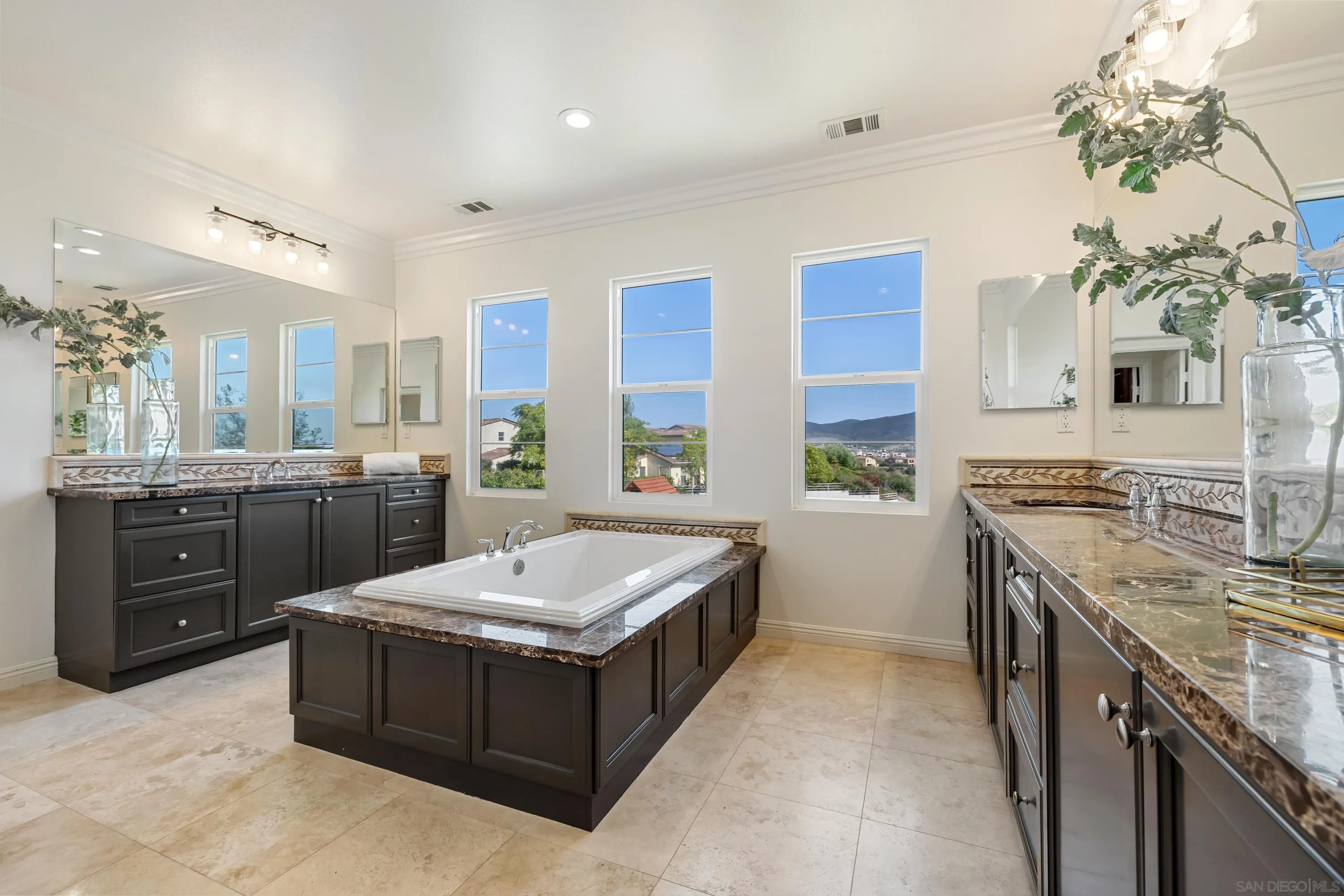 https://cdn.realtyfeed.com/cdn/127/250037396/0f3f7247bdb92d22ecdac531cae8060a.webp