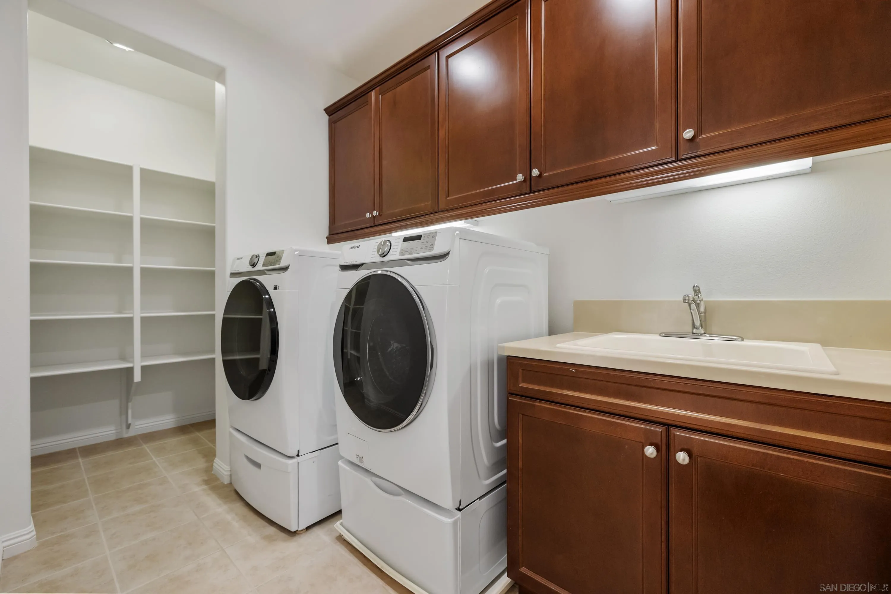 https://cdn.realtyfeed.com/cdn/127/250037396/8d13b5657262d66b051dd8e917b90f69.webp