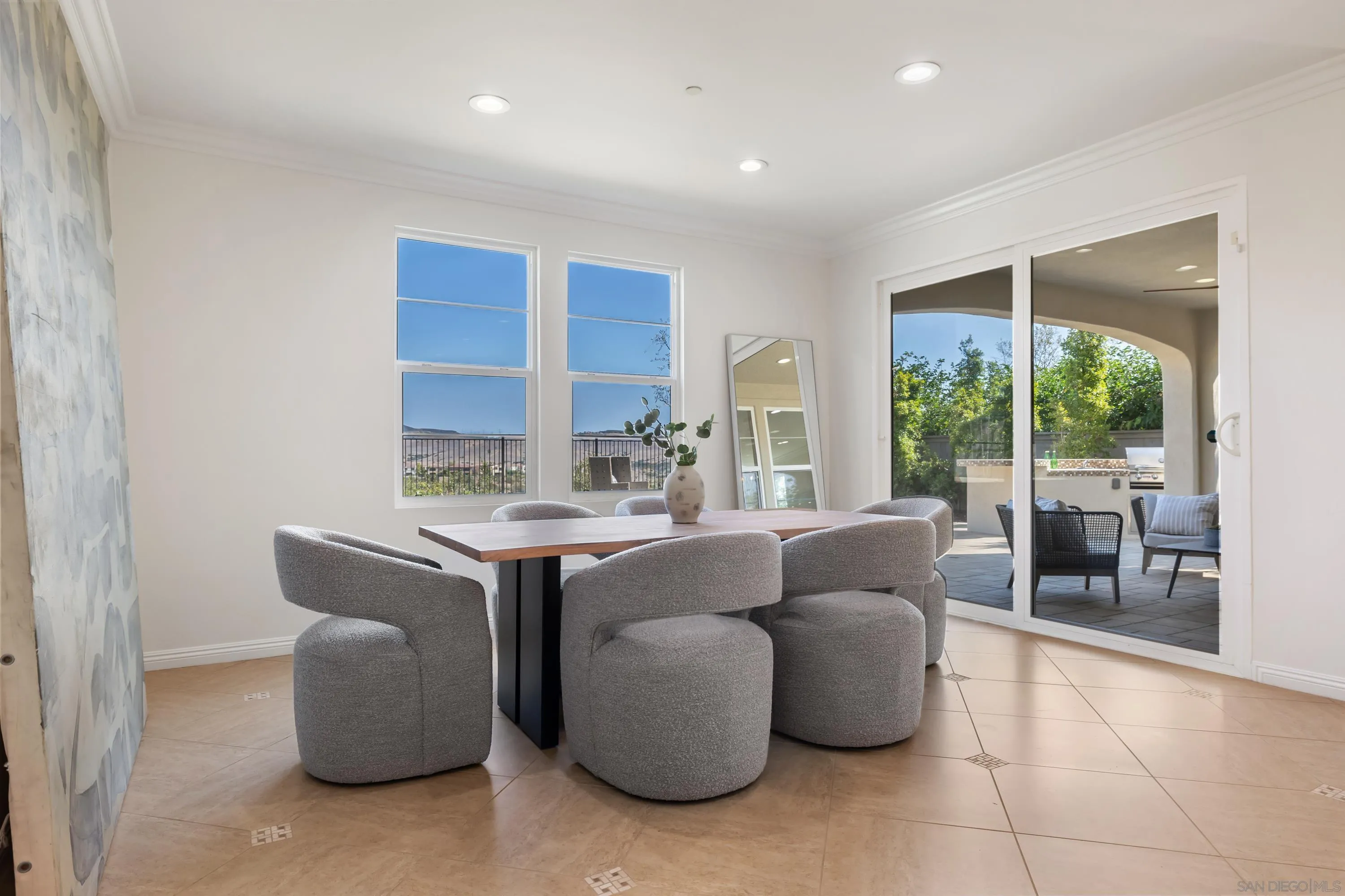 https://cdn.realtyfeed.com/cdn/127/250037396/c4ad020adc5462084f1ea807f9c4703d.webp