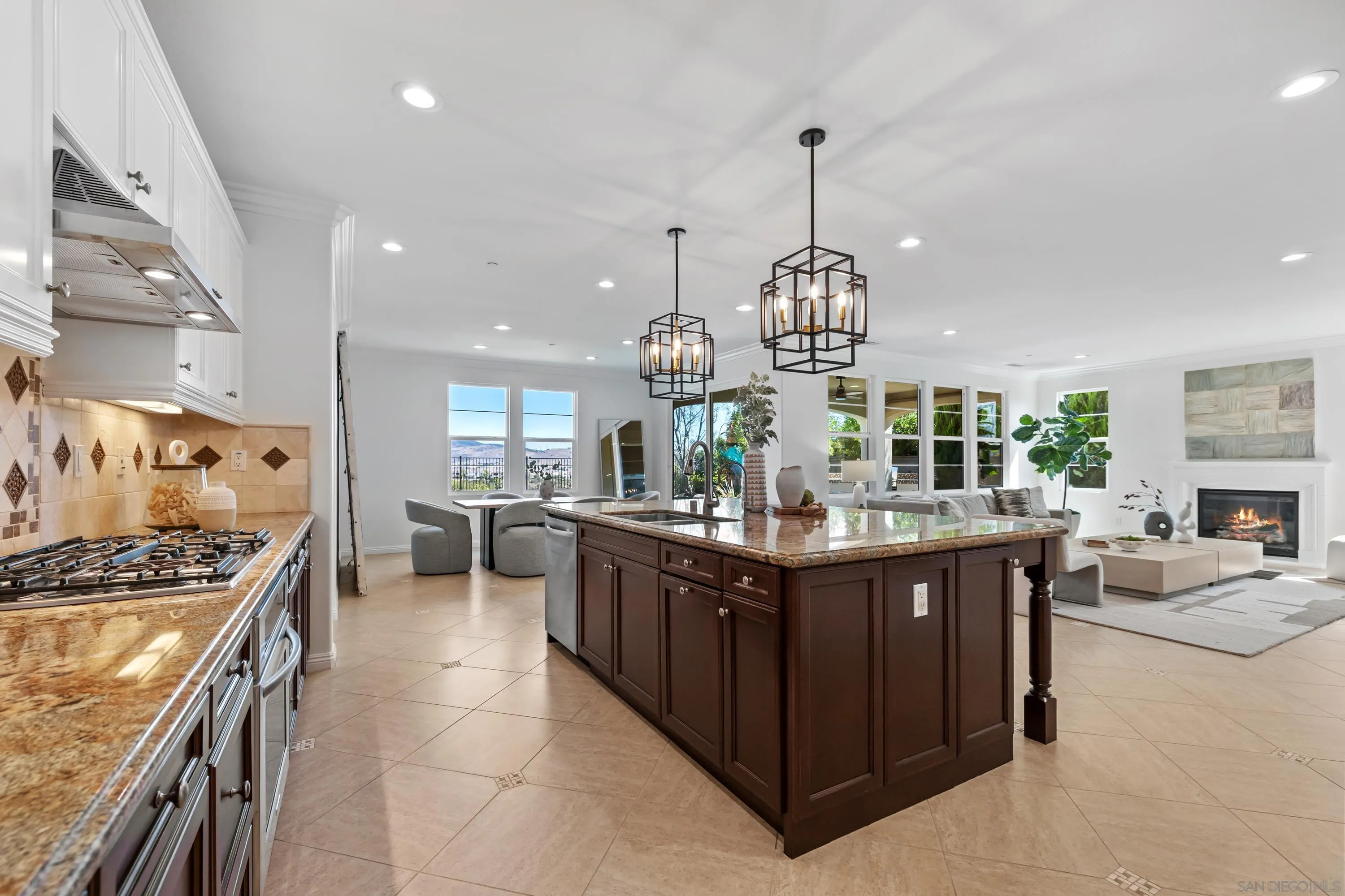 https://cdn.realtyfeed.com/cdn/127/250037396/cc7ed4f10af0e53cd413ed16a60e4327.webp
