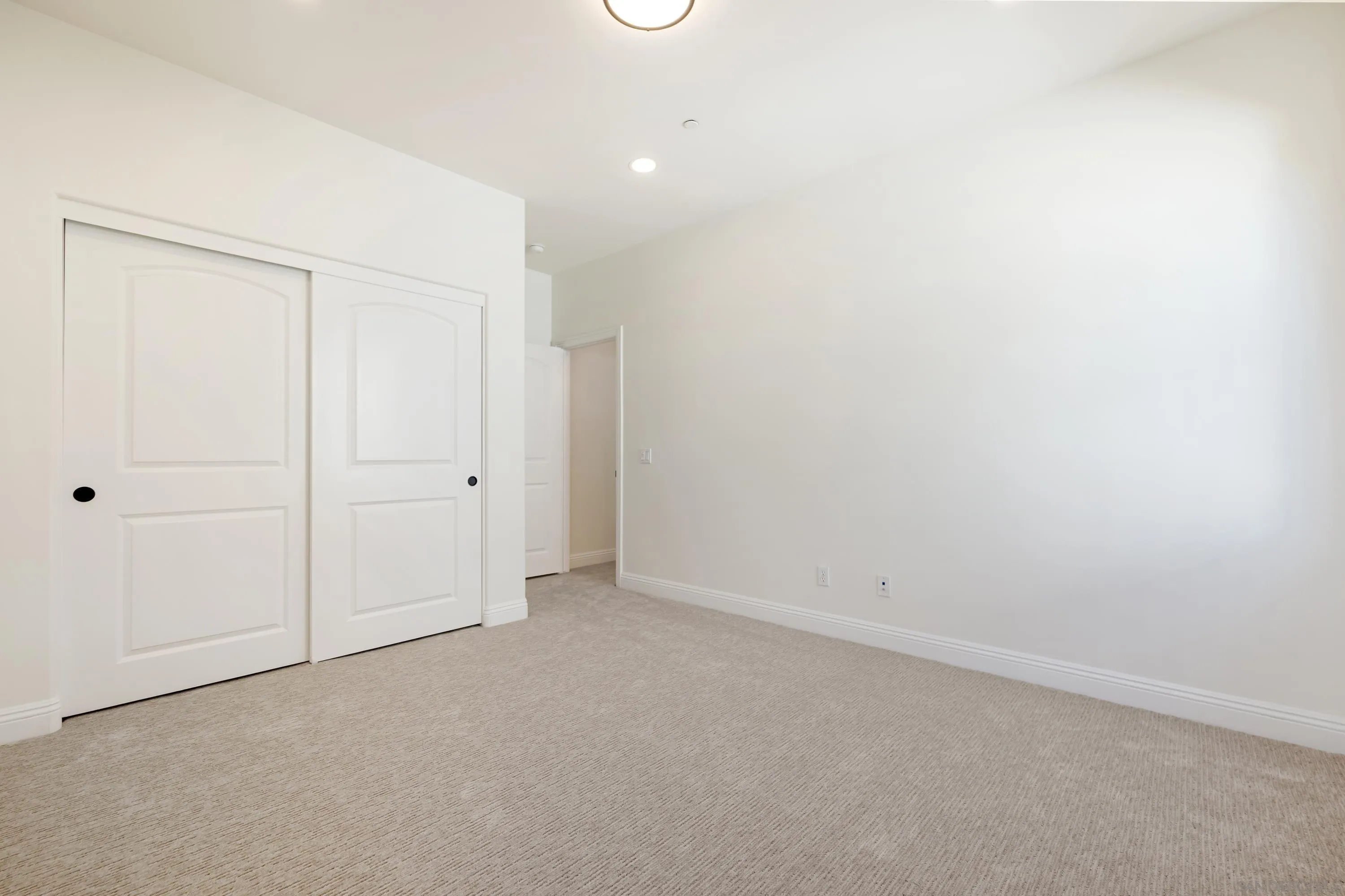 https://cdn.realtyfeed.com/cdn/127/250037396/de53f15fd6327d1b9aeed1e596340d27.webp