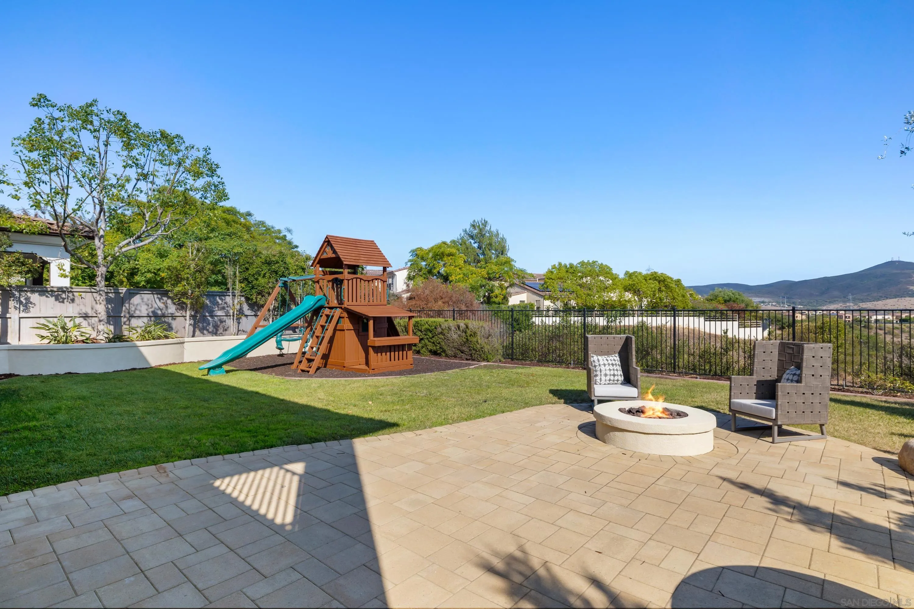 https://cdn.realtyfeed.com/cdn/127/250037396/f8793e02b8a825a474edbcac5d076843.webp