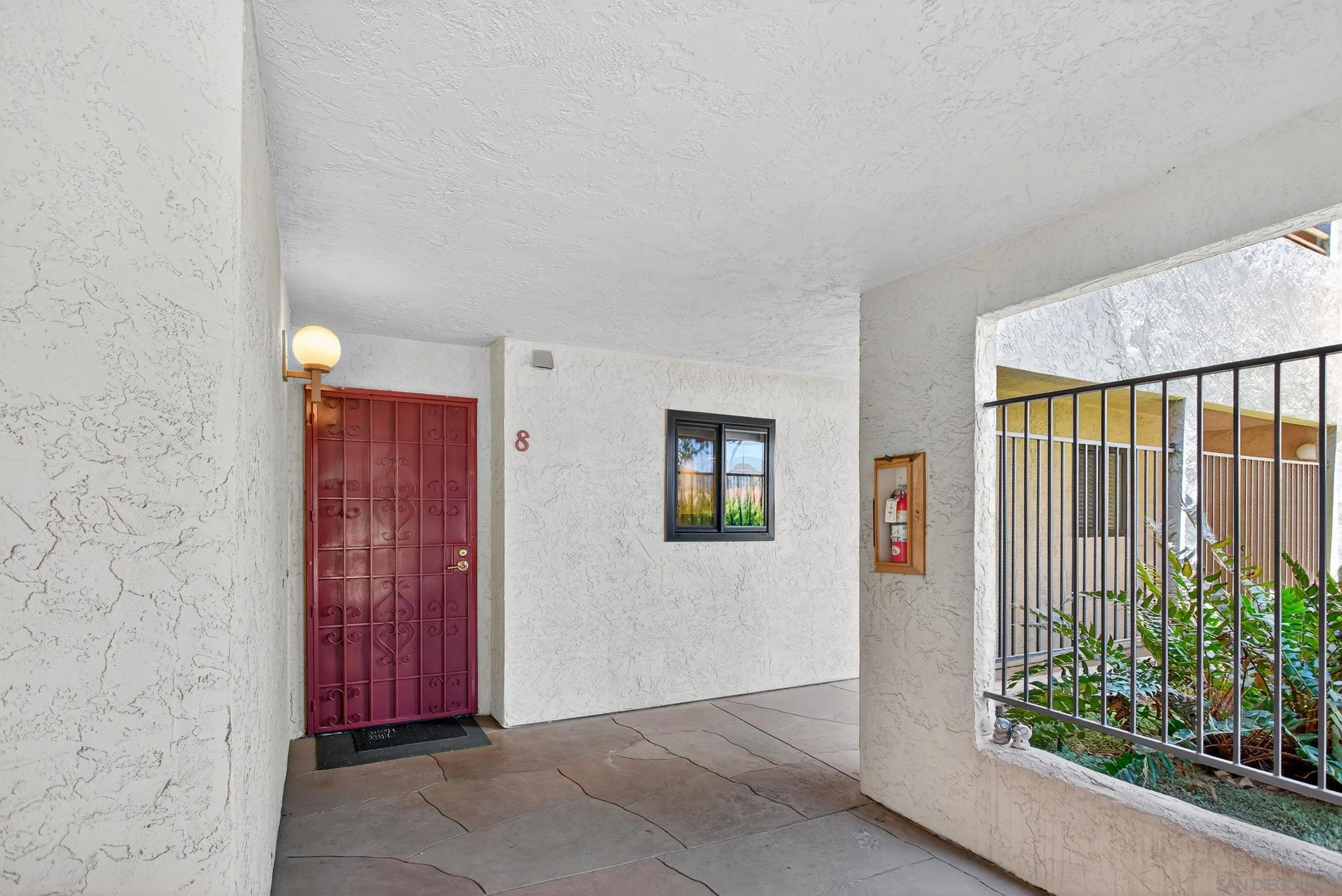 https://cdn.realtyfeed.com/cdn/127/250037400/1c3f52a7248363678f80c04cf0e7141a.webp