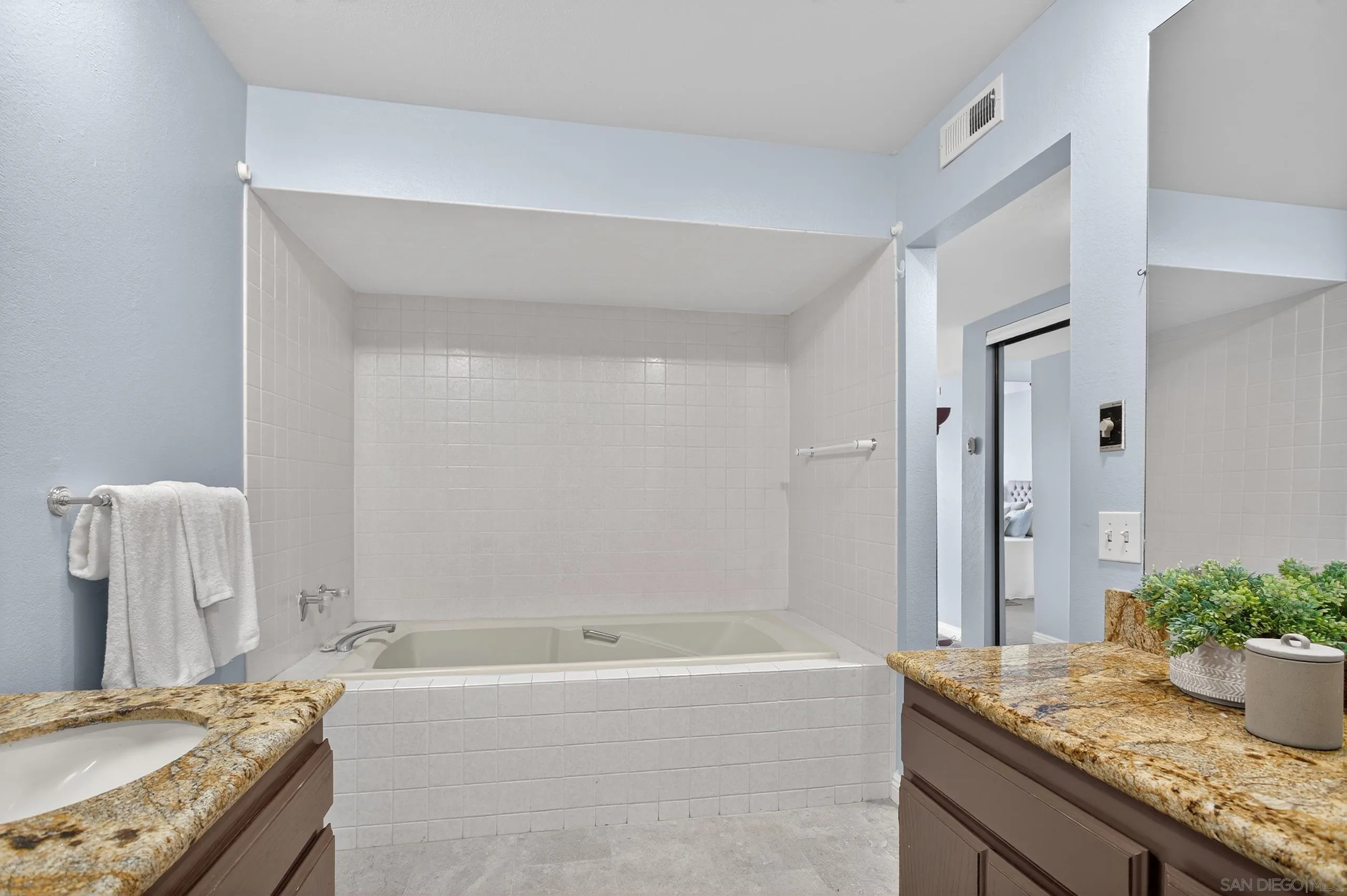 https://cdn.realtyfeed.com/cdn/127/250037400/55534ad321c31c7b056a7ae696cf4e96.webp