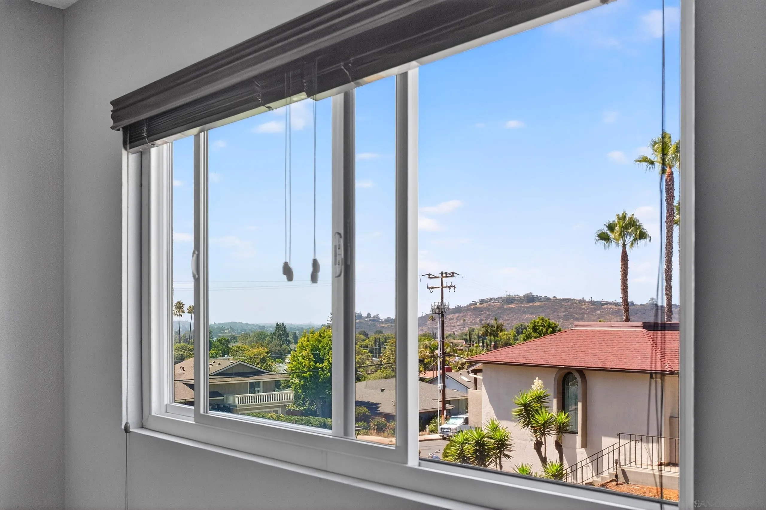 https://cdn.realtyfeed.com/cdn/127/250037400/5dde21315d9c5165e2ef62eb91dd1940.webp