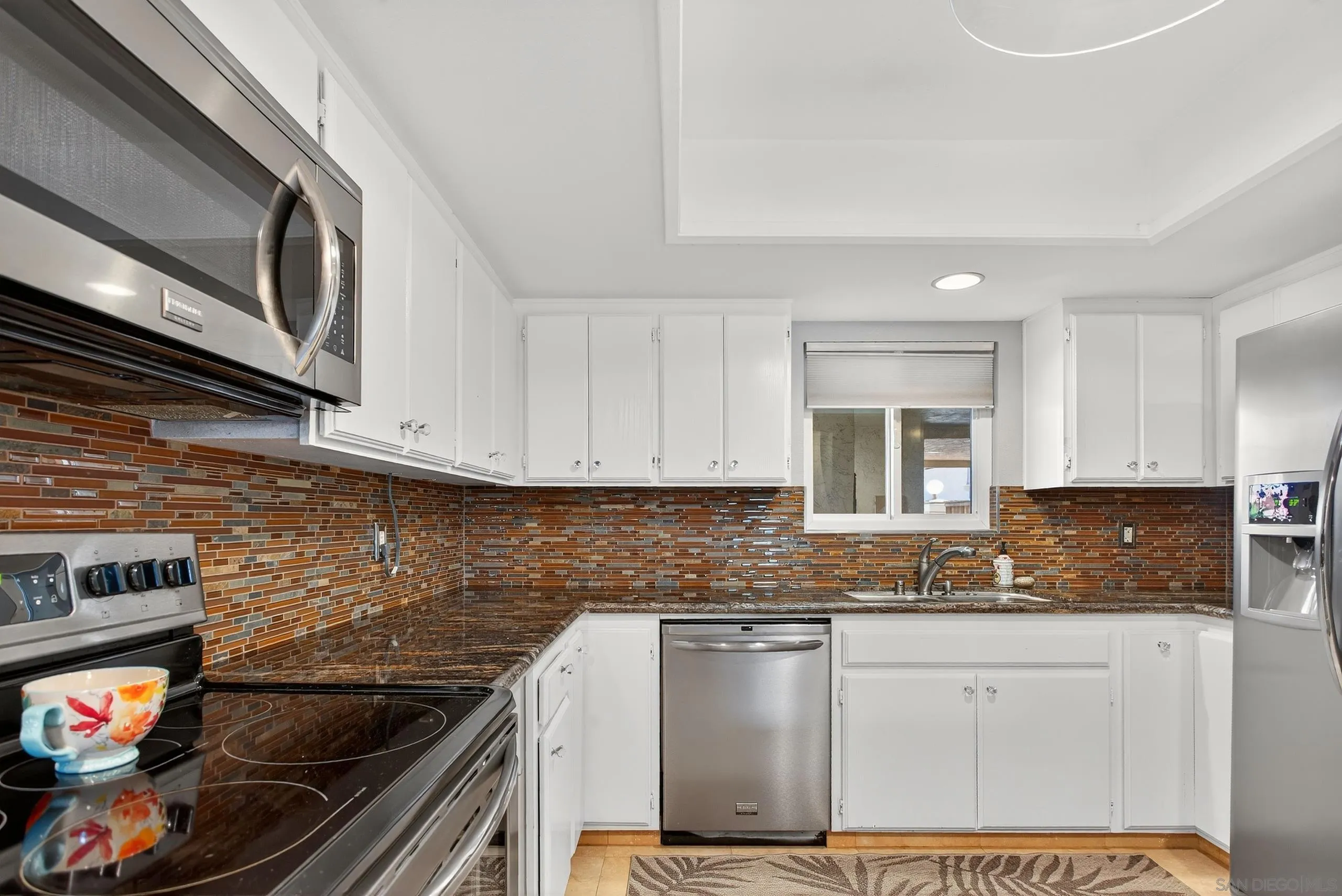 https://cdn.realtyfeed.com/cdn/127/250037400/706f388f21538ce79d08c8c1b20684f1.webp