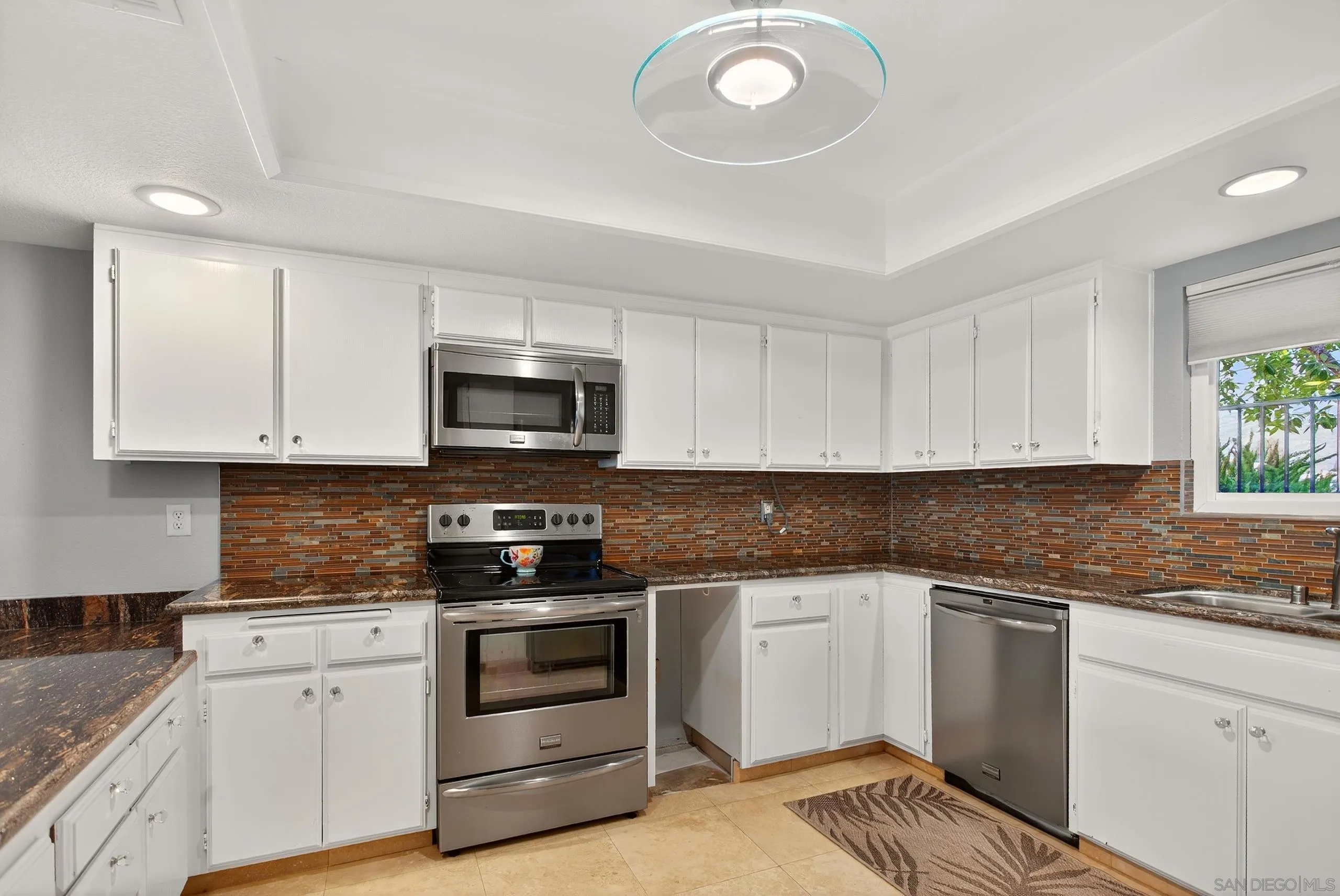https://cdn.realtyfeed.com/cdn/127/250037400/af193af3656ed903fe073cb6107249b2.webp