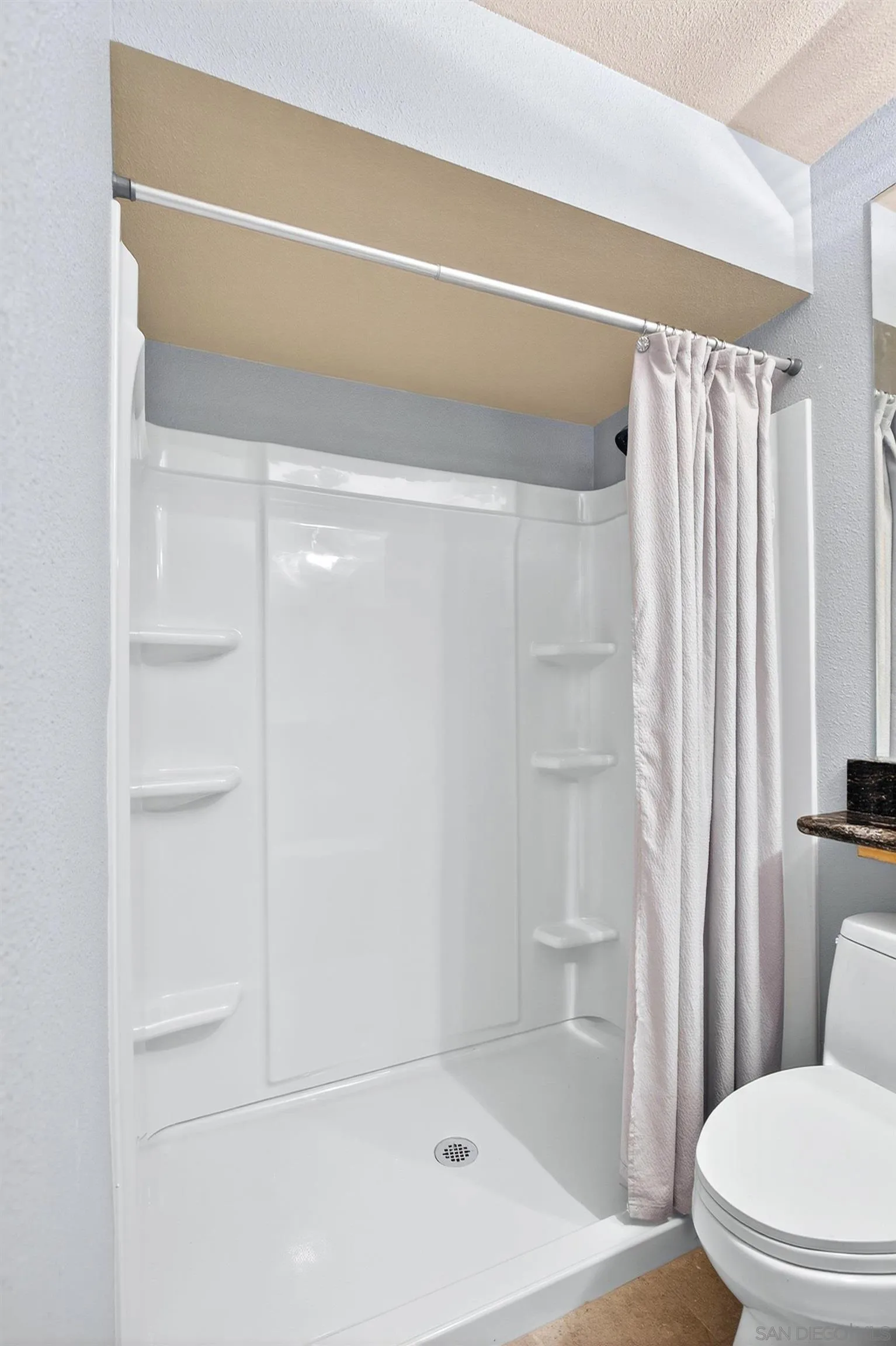 https://cdn.realtyfeed.com/cdn/127/250037400/c12072e98ccf4a1d673657df4c9d43bf.webp
