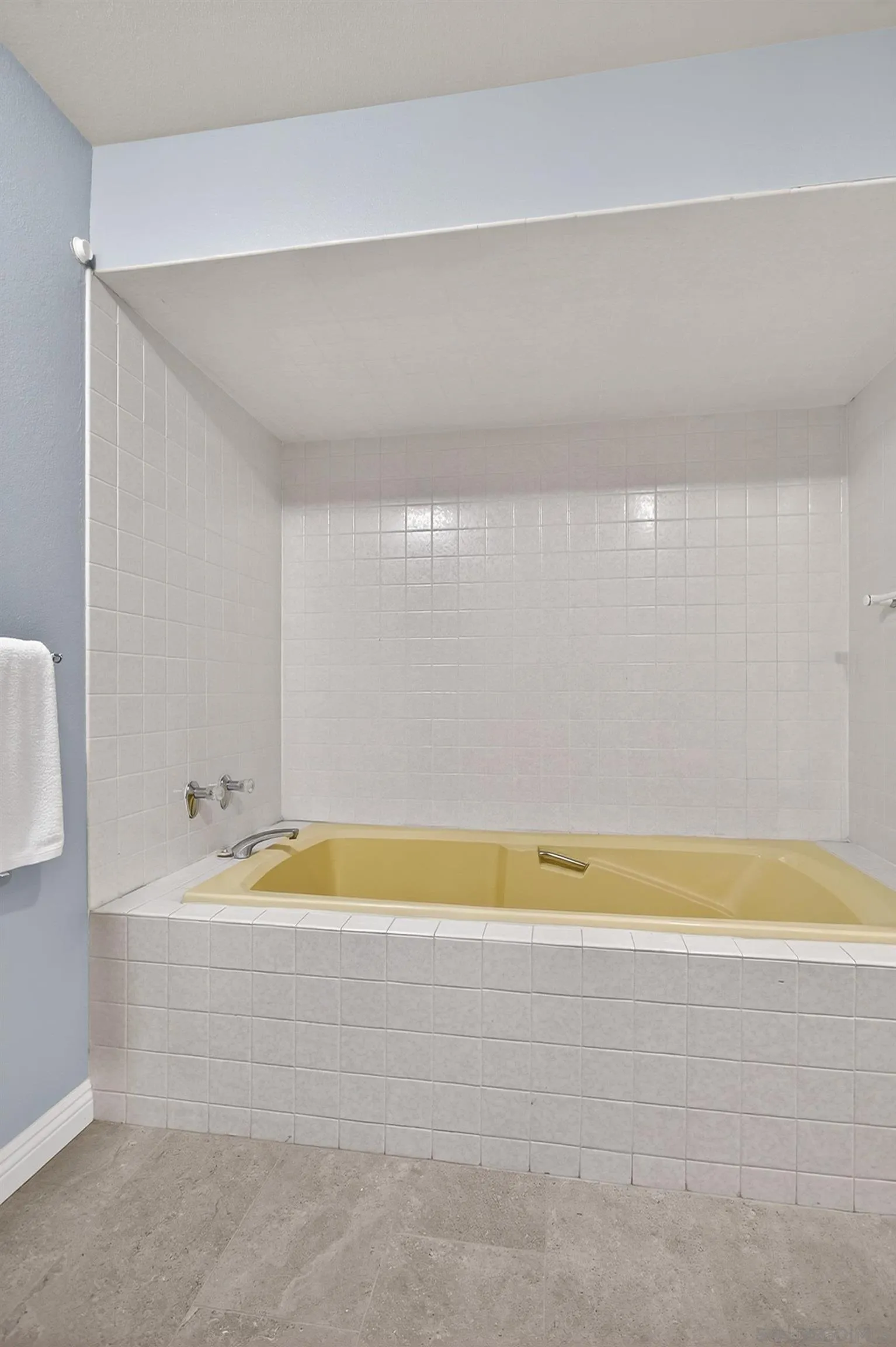 https://cdn.realtyfeed.com/cdn/127/250037400/c563068fe17c42eed6d397bb71ed9852.webp