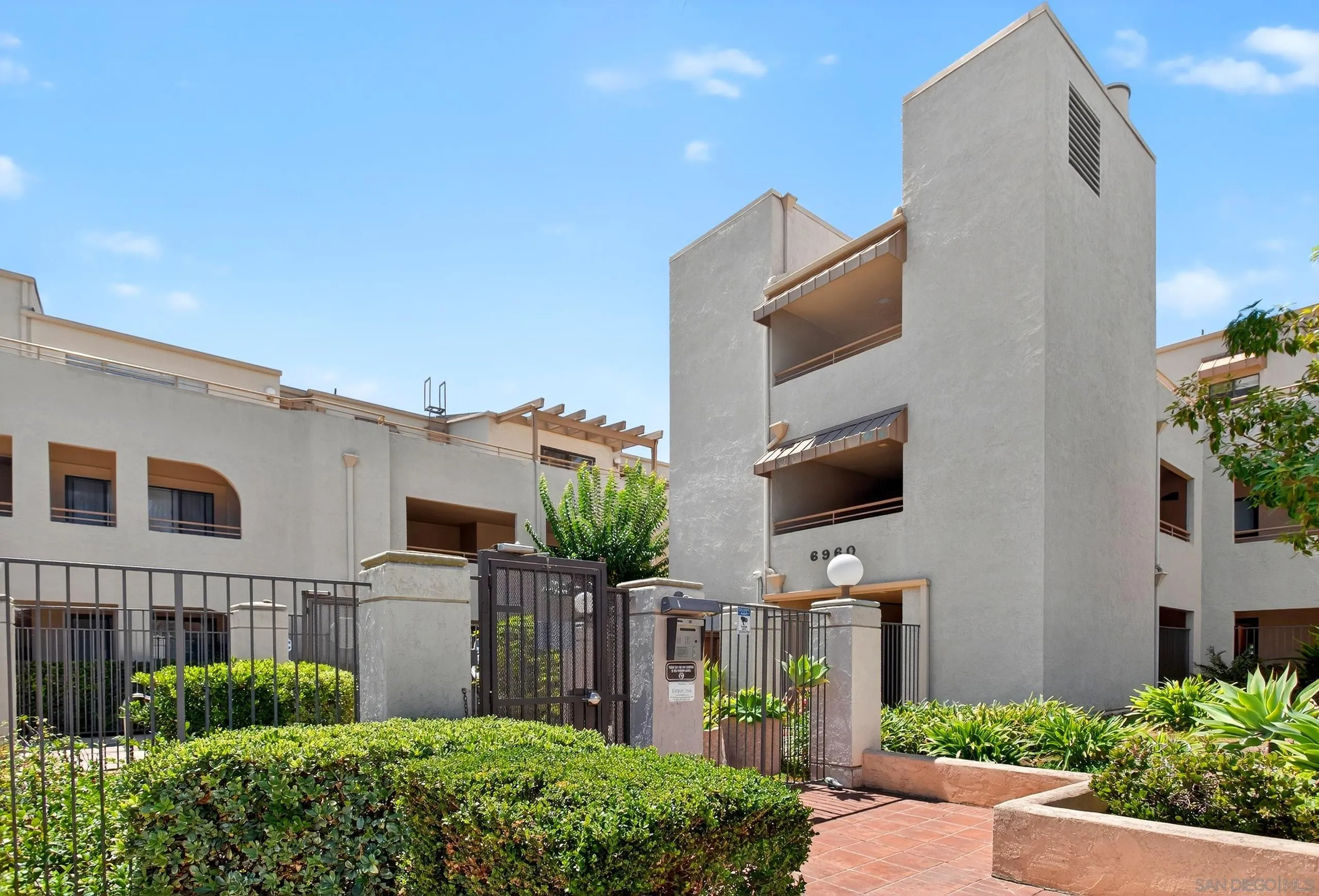 https://cdn.realtyfeed.com/cdn/127/250037400/dc1120158305aabfaf6771ea5b808528.webp