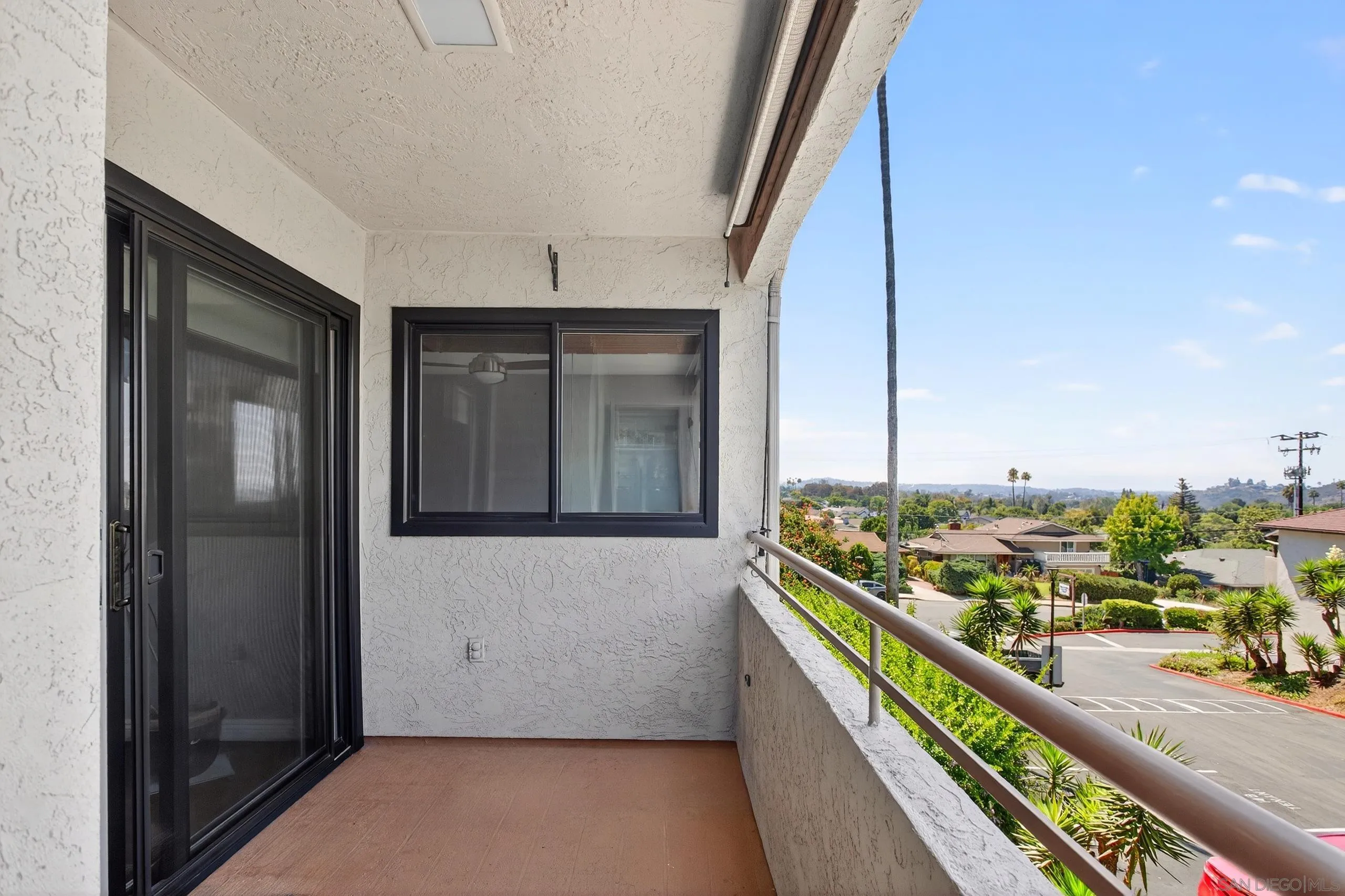 https://cdn.realtyfeed.com/cdn/127/250037400/dc7975f3e17d435d96d47ef144f11cf8.webp